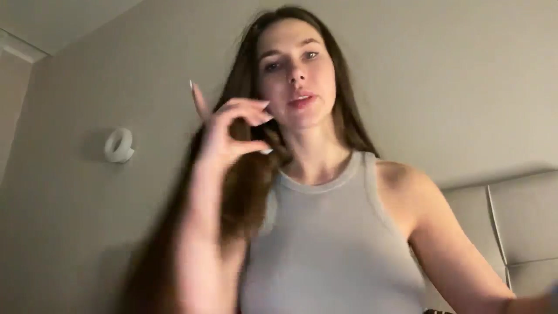 Gallery image thumbnail from kissfreeze's myfreecams stream on, 02/19/2026, 21:24 image 16 of 20