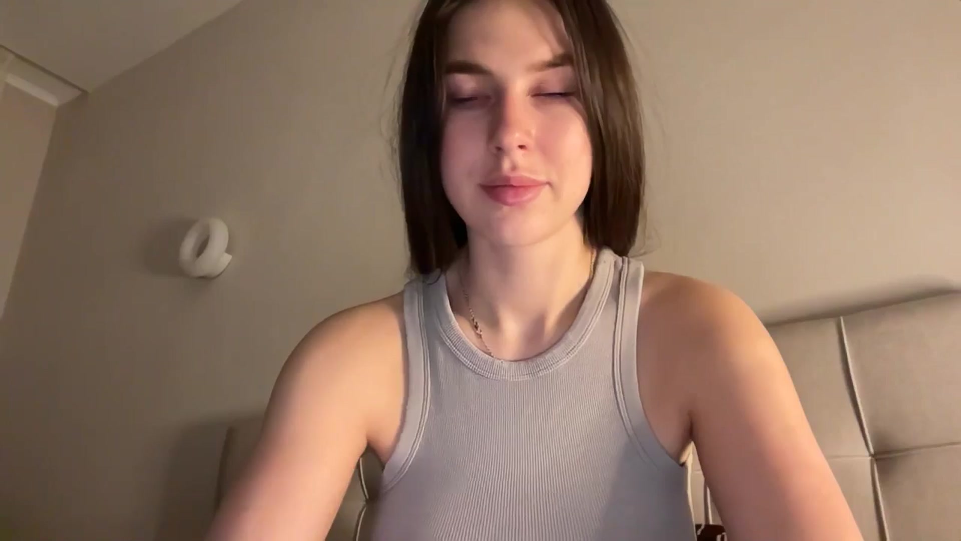 Gallery image thumbnail from kissfreeze's myfreecams stream on, 02/19/2026, 21:24 image 6 of 20