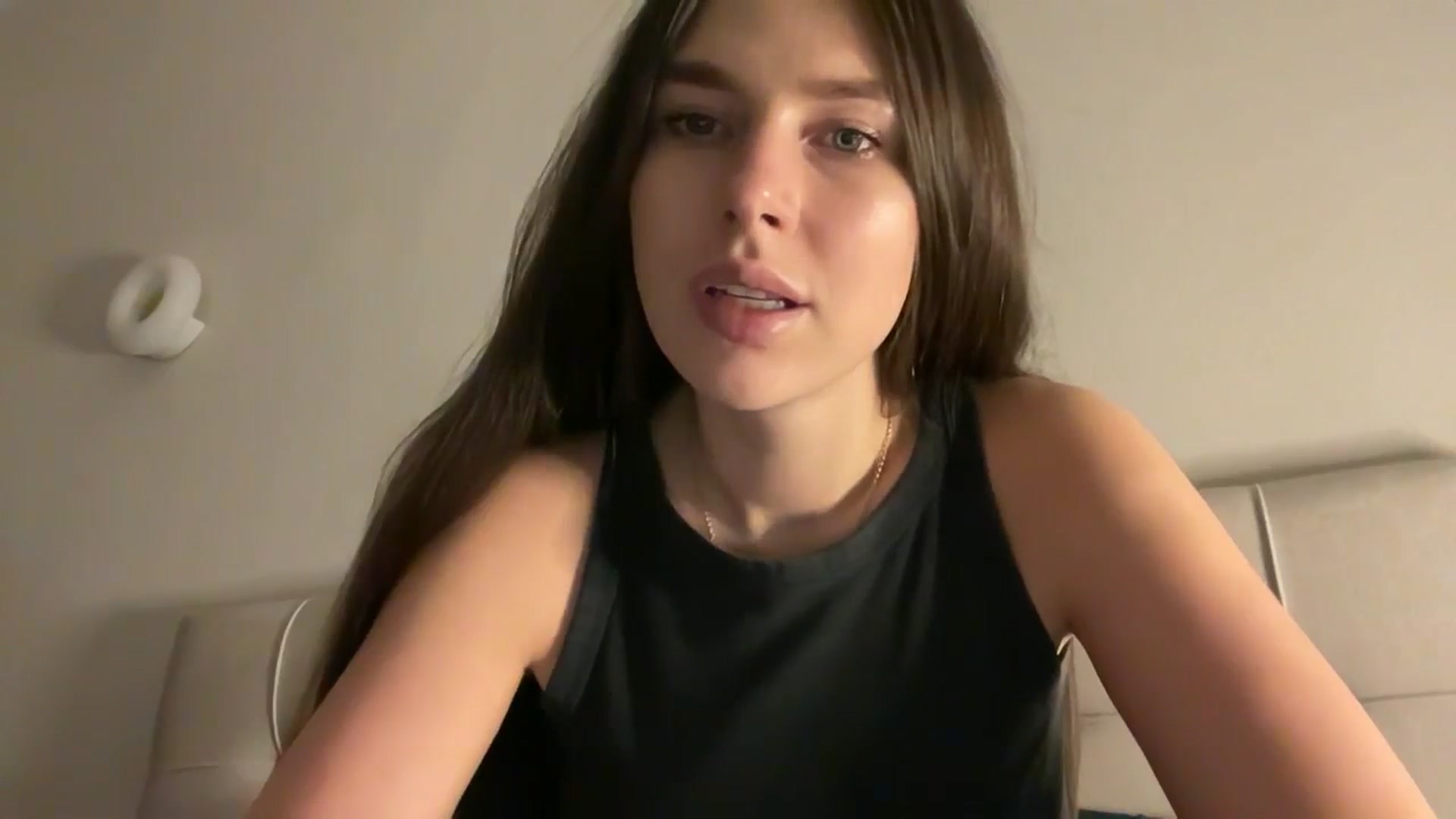 Gallery image thumbnail from kissfreeze's myfreecams stream on, 02/20/2026, 16:44 image 11 of 20
