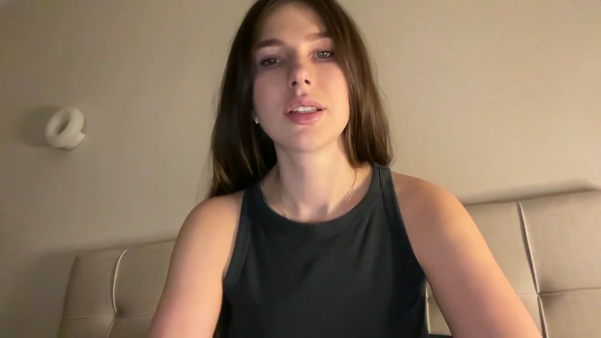 Gallery image thumbnail from kissfreeze's myfreecams stream on, 02/20/2026, 16:44 image 13 of 20