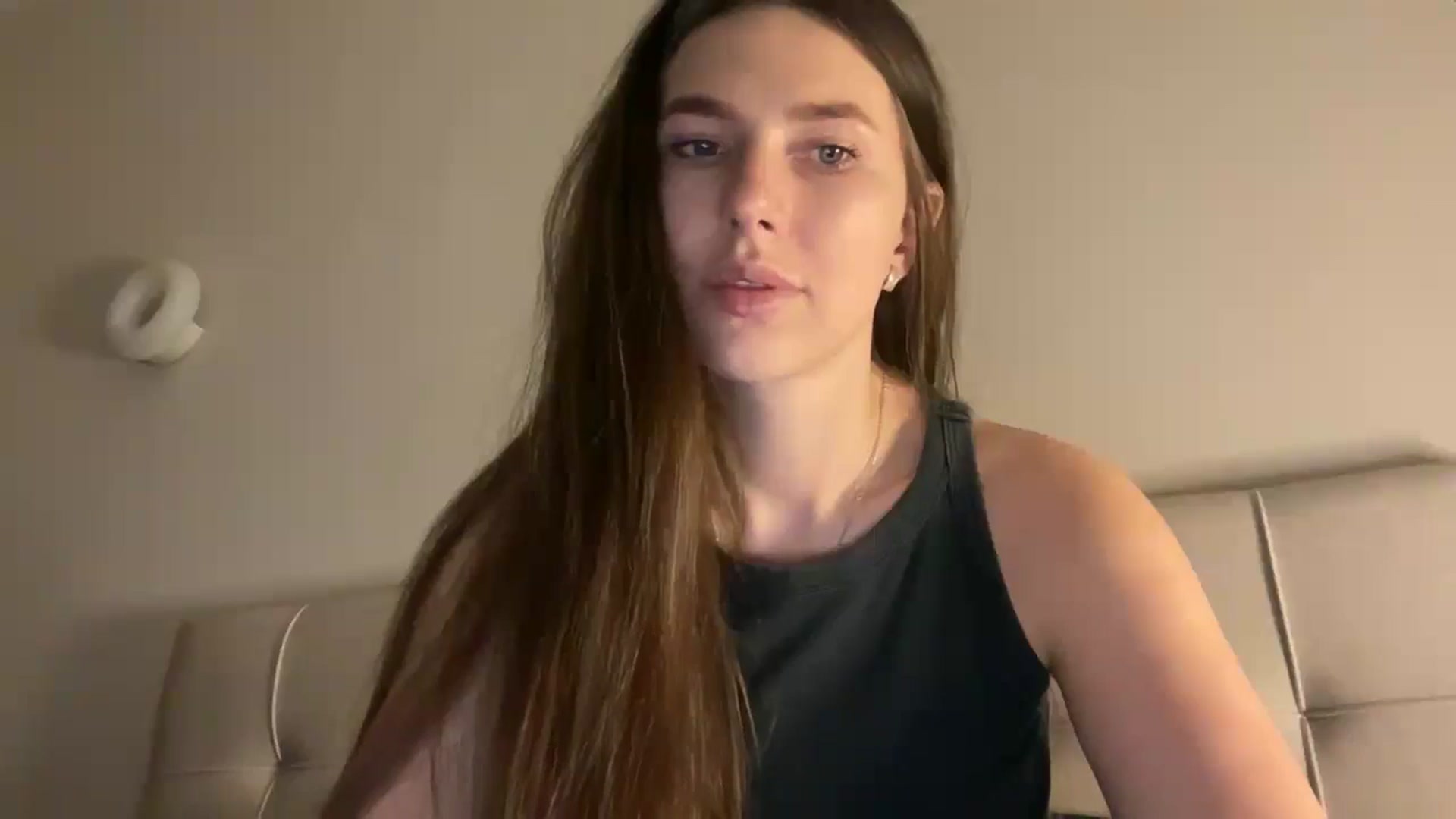 Gallery image thumbnail from kissfreeze's myfreecams stream on, 02/20/2026, 16:44 image 8 of 20