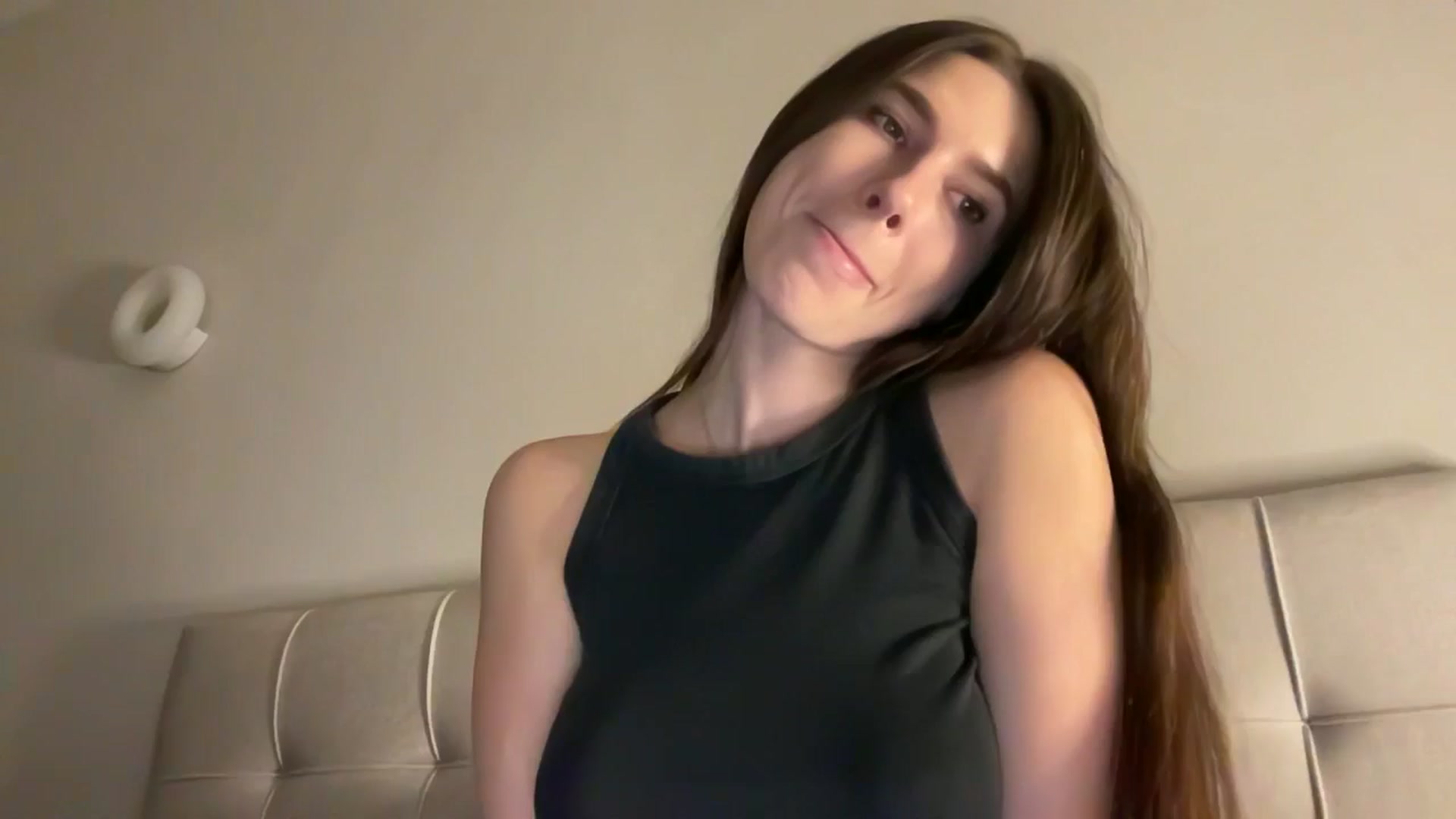 Gallery image thumbnail from kissfreeze's myfreecams stream on, 02/20/2026, 16:44 image 14 of 20