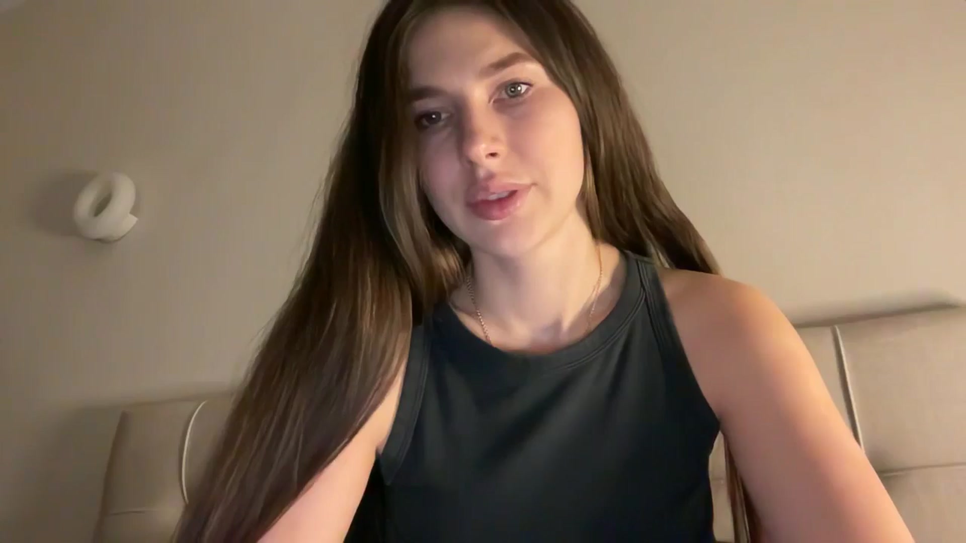 Gallery image thumbnail from kissfreeze's myfreecams stream on, 02/20/2026, 16:44 image 15 of 20