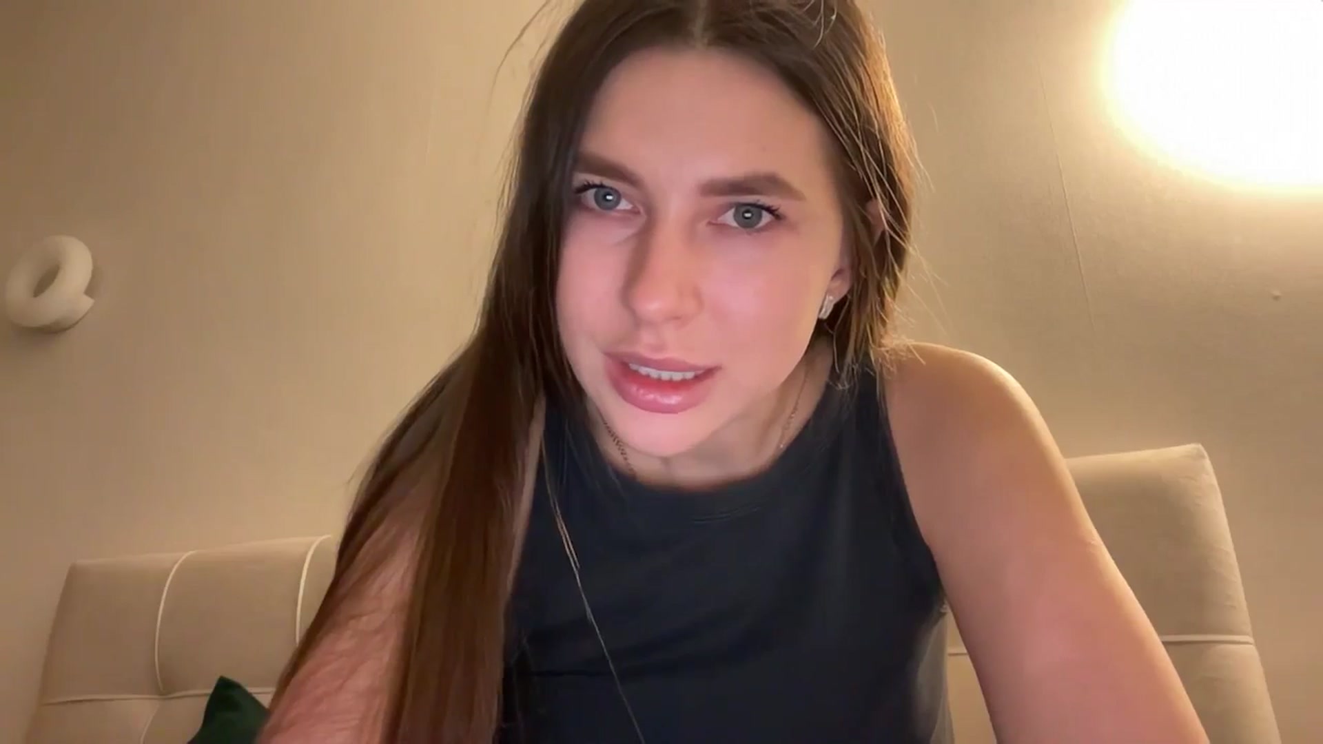 Gallery image thumbnail from kissfreeze's myfreecams stream on, 02/21/2026, 17:28 image 15 of 20
