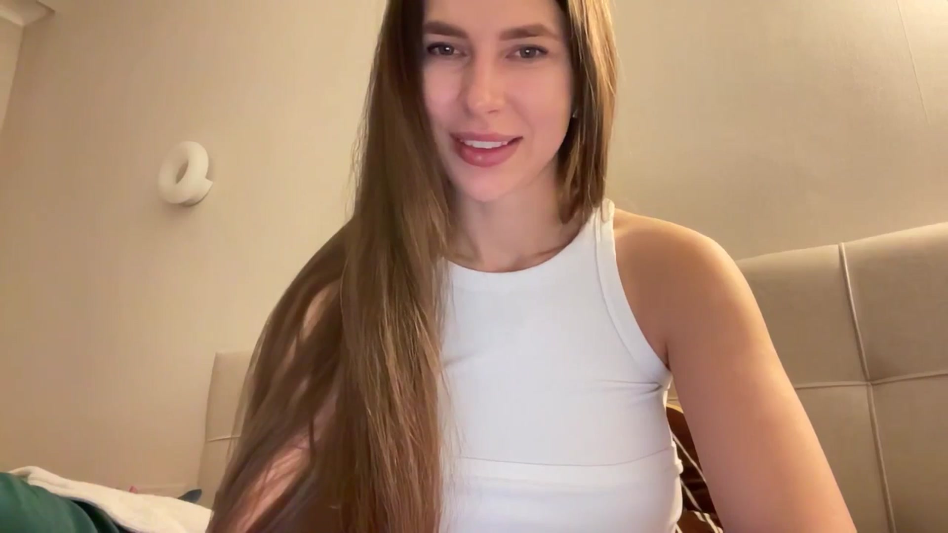 Gallery image thumbnail from kissfreeze's myfreecams stream on, 02/22/2026, 16:40 image 7 of 20