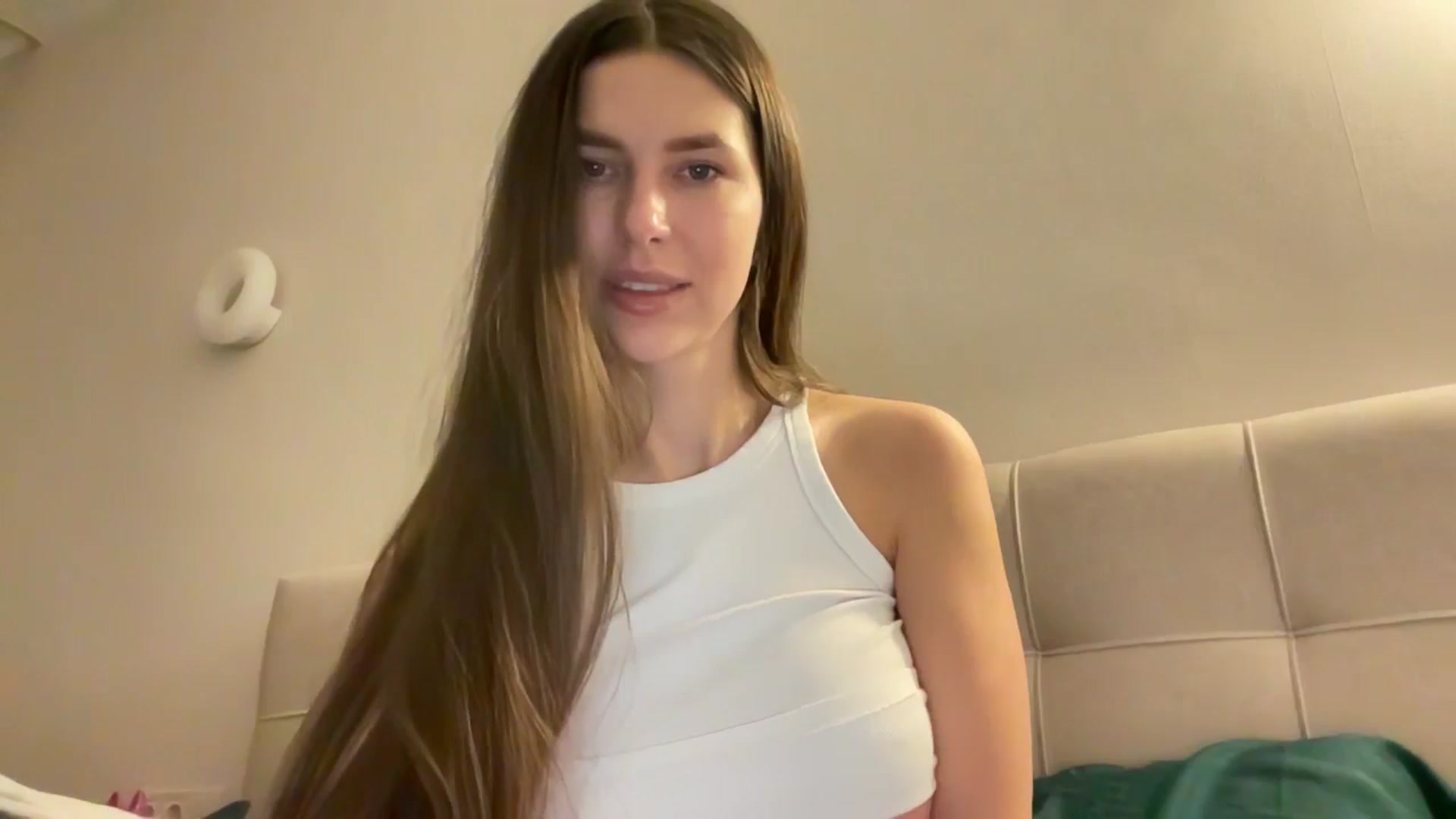 Gallery image thumbnail from kissfreeze's myfreecams stream on, 02/22/2026, 16:40 image 17 of 20