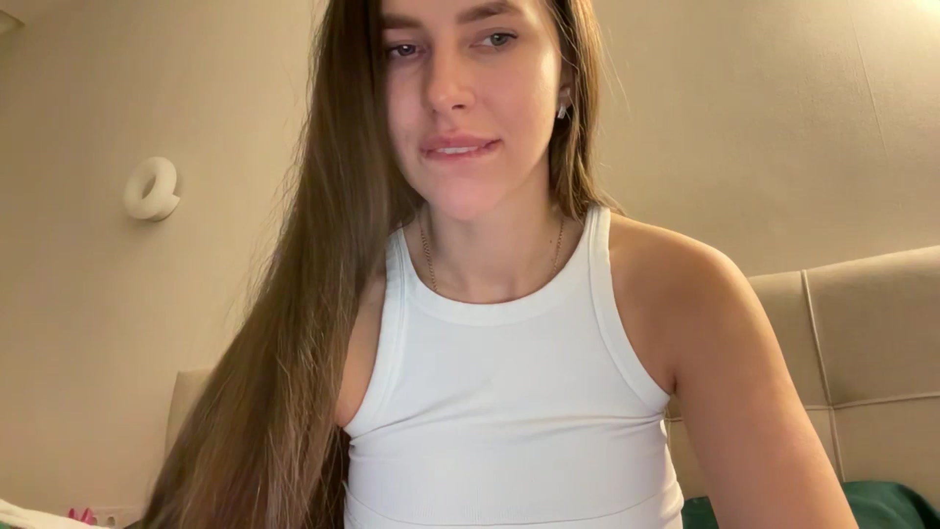 Gallery image thumbnail from kissfreeze's myfreecams stream on, 02/22/2026, 16:40 image 19 of 20