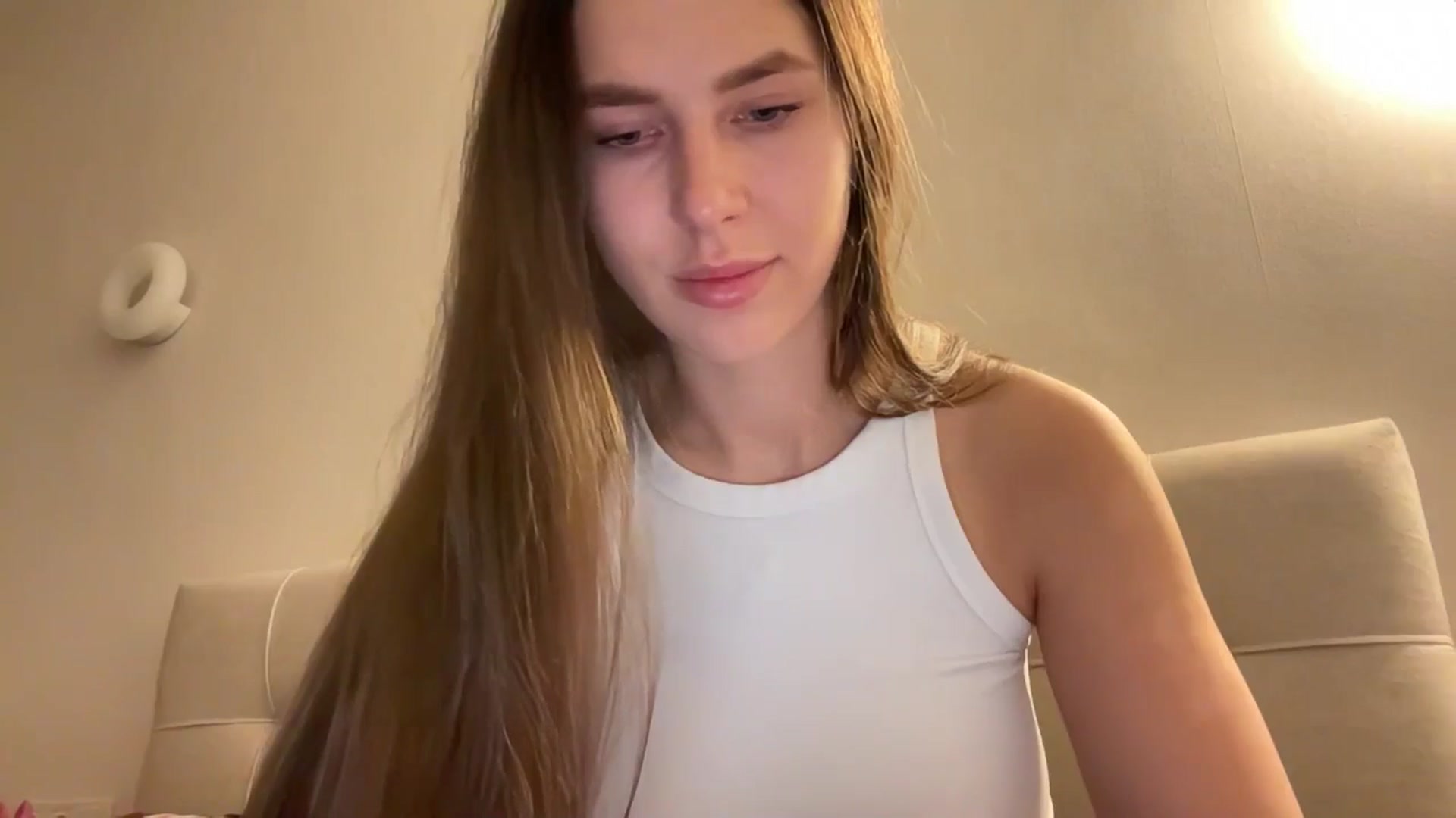 Gallery image thumbnail from kissfreeze's myfreecams stream on, 02/22/2026, 17:05 image 16 of 20