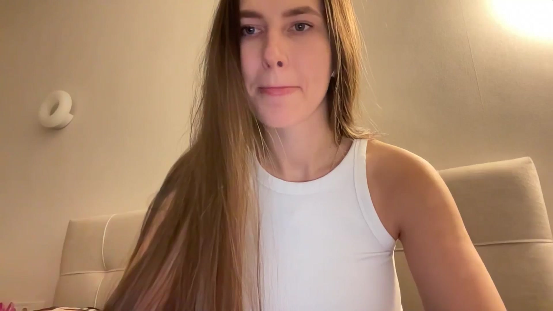 Gallery image thumbnail from kissfreeze's myfreecams stream on, 02/22/2026, 17:05 image 10 of 20