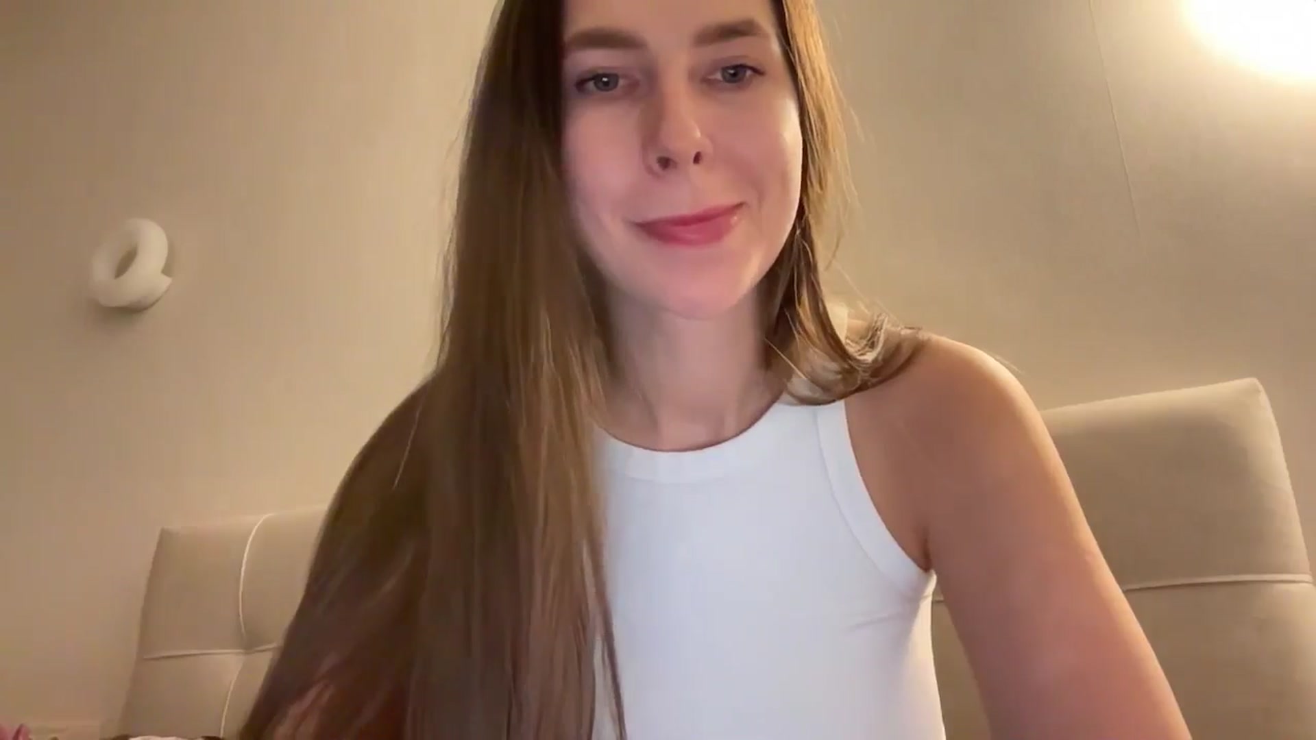 Gallery image thumbnail from kissfreeze's myfreecams stream on, 02/22/2026, 17:05 image 18 of 20