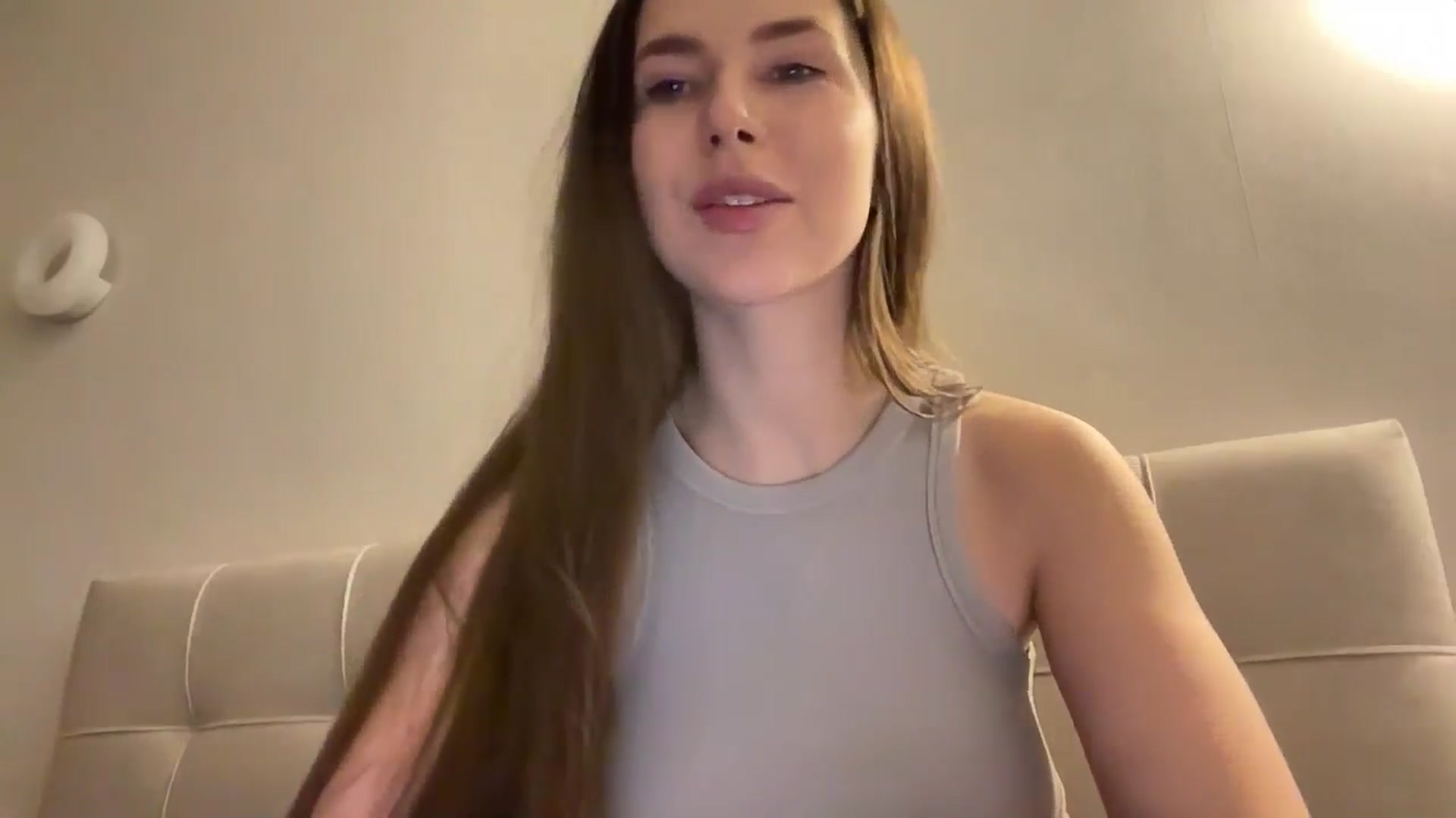 Gallery image thumbnail from kissfreeze's myfreecams stream on, 02/23/2026, 17:37 image 19 of 20