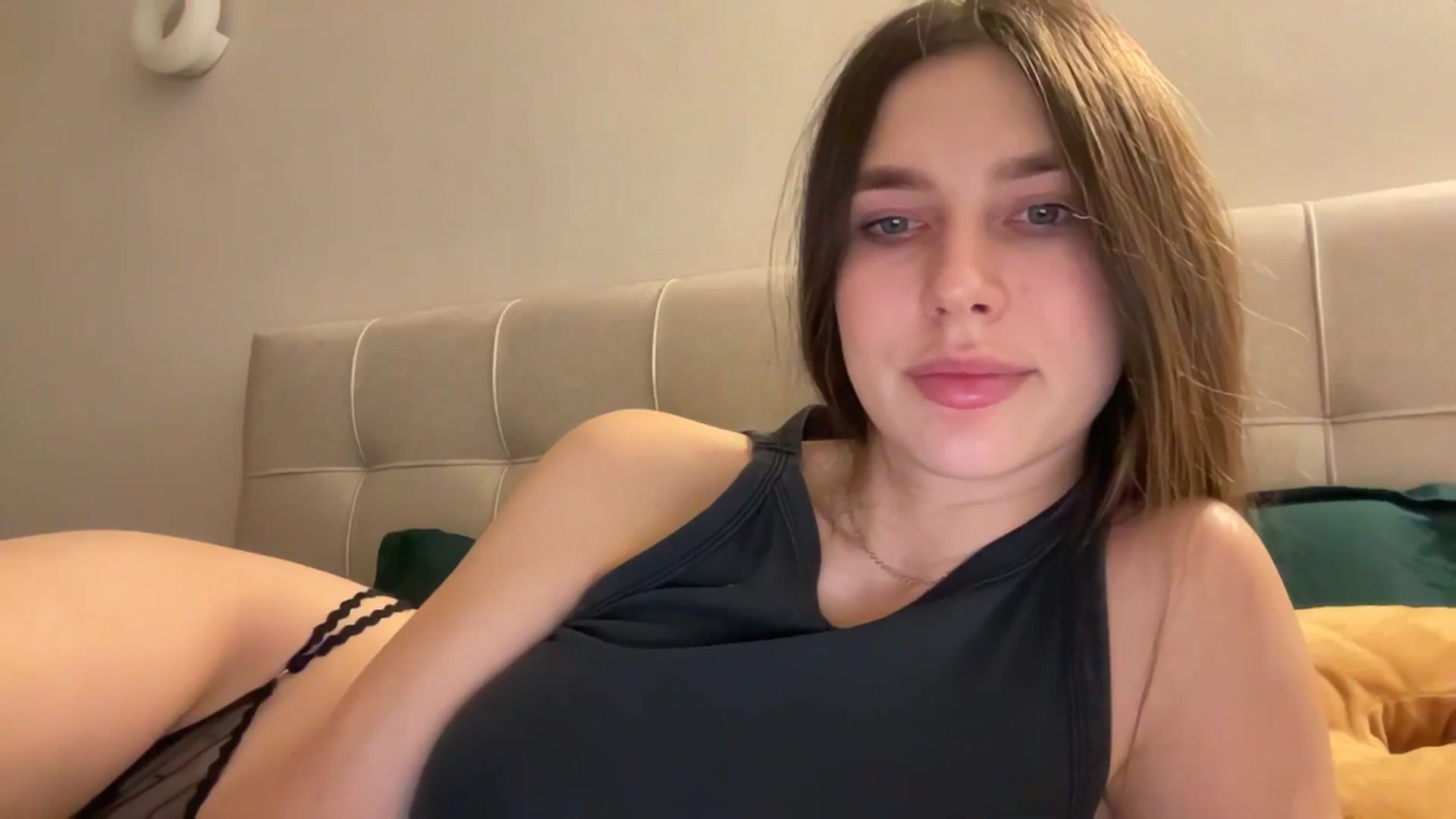 Gallery image thumbnail from kissfreeze's myfreecams stream on, 02/28/2026, 21:49 image 4 of 20