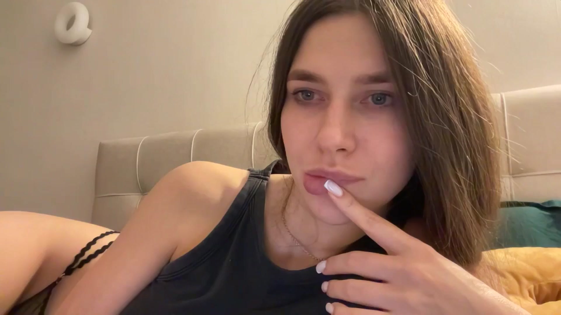 Gallery image thumbnail from kissfreeze's myfreecams stream on, 02/28/2026, 21:49 image 1 of 20