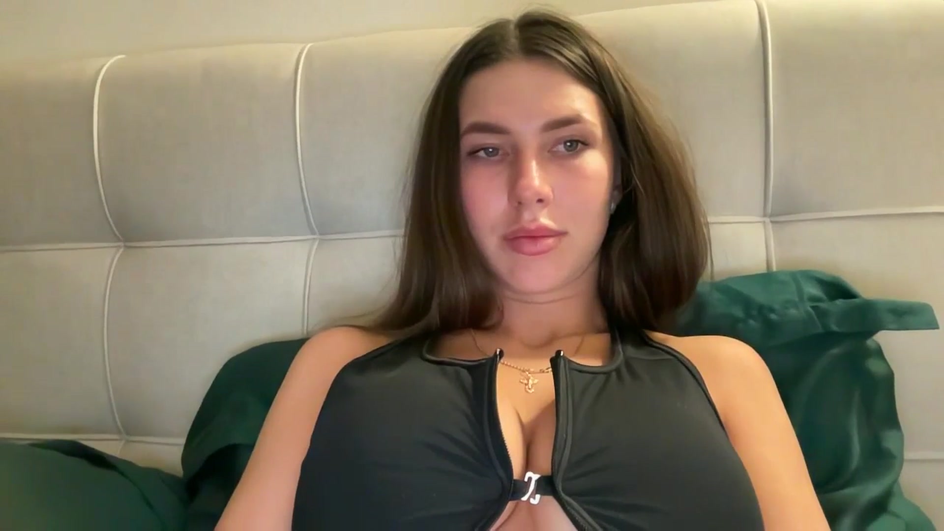 Gallery image thumbnail from kissfreeze's myfreecams stream on, 03/19/2026, 21:59 image 5 of 20