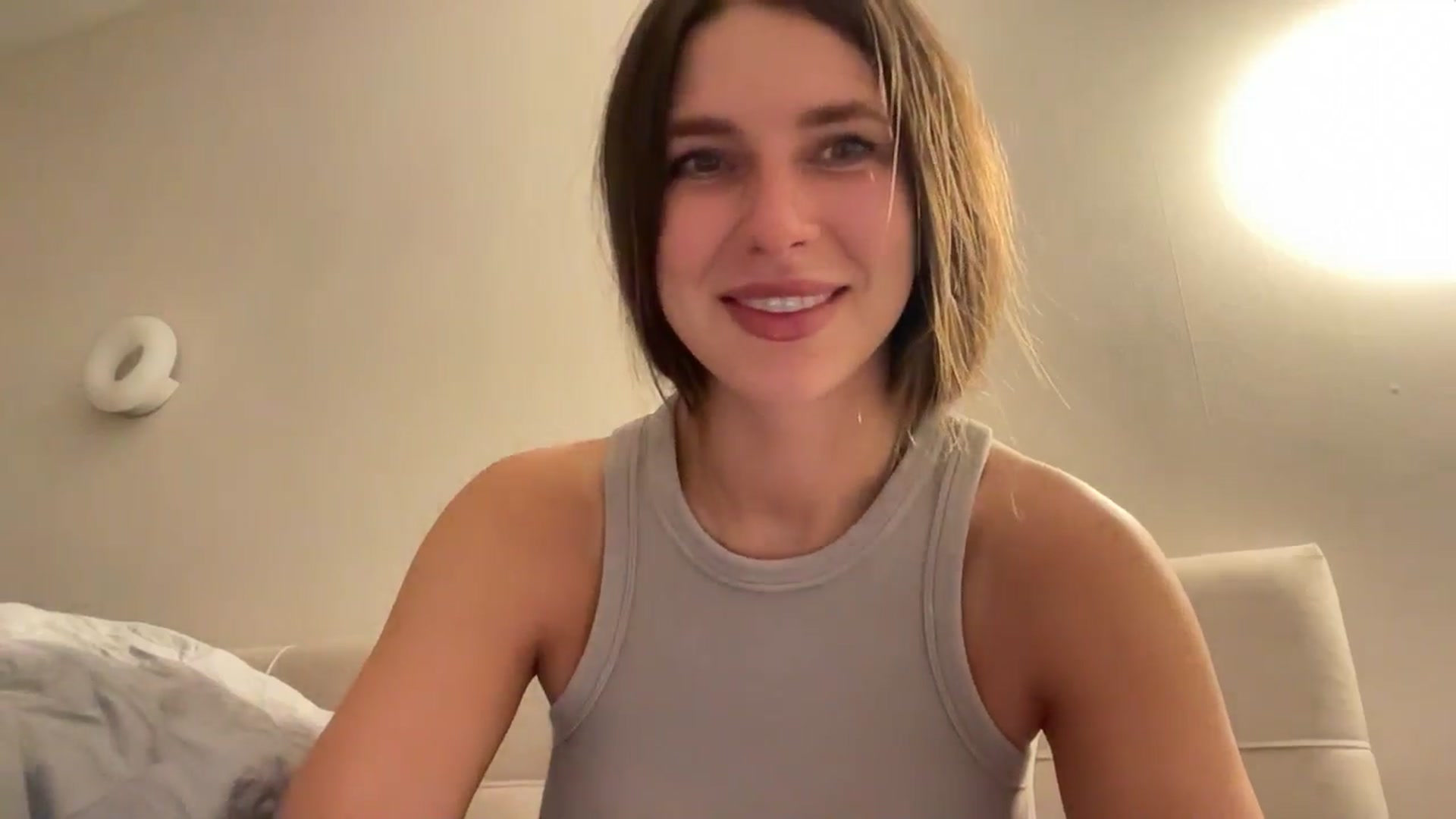Gallery image thumbnail from kissfreeze's myfreecams stream on, 03/20/2026, 21:07 image 12 of 20
