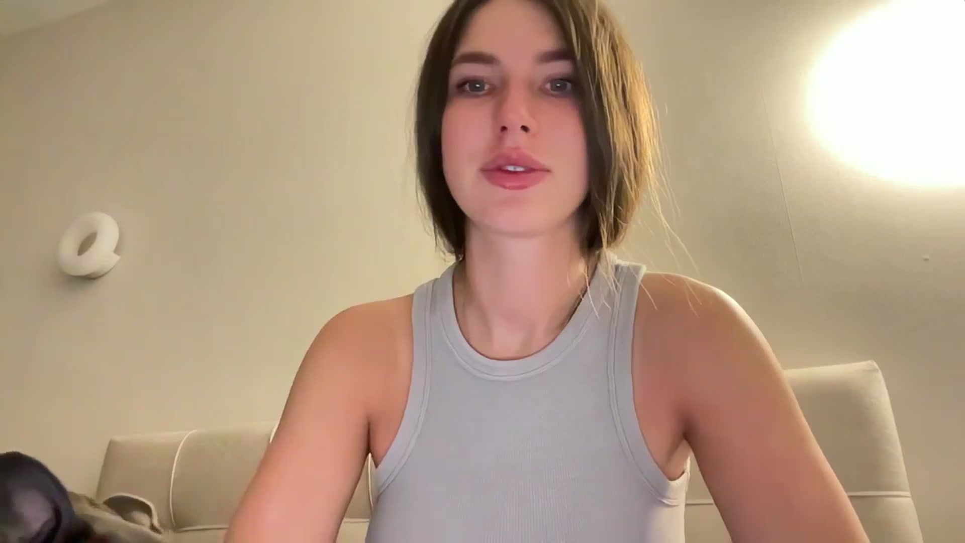 Gallery image thumbnail from kissfreeze's myfreecams stream on, 03/20/2026, 21:07 image 3 of 20