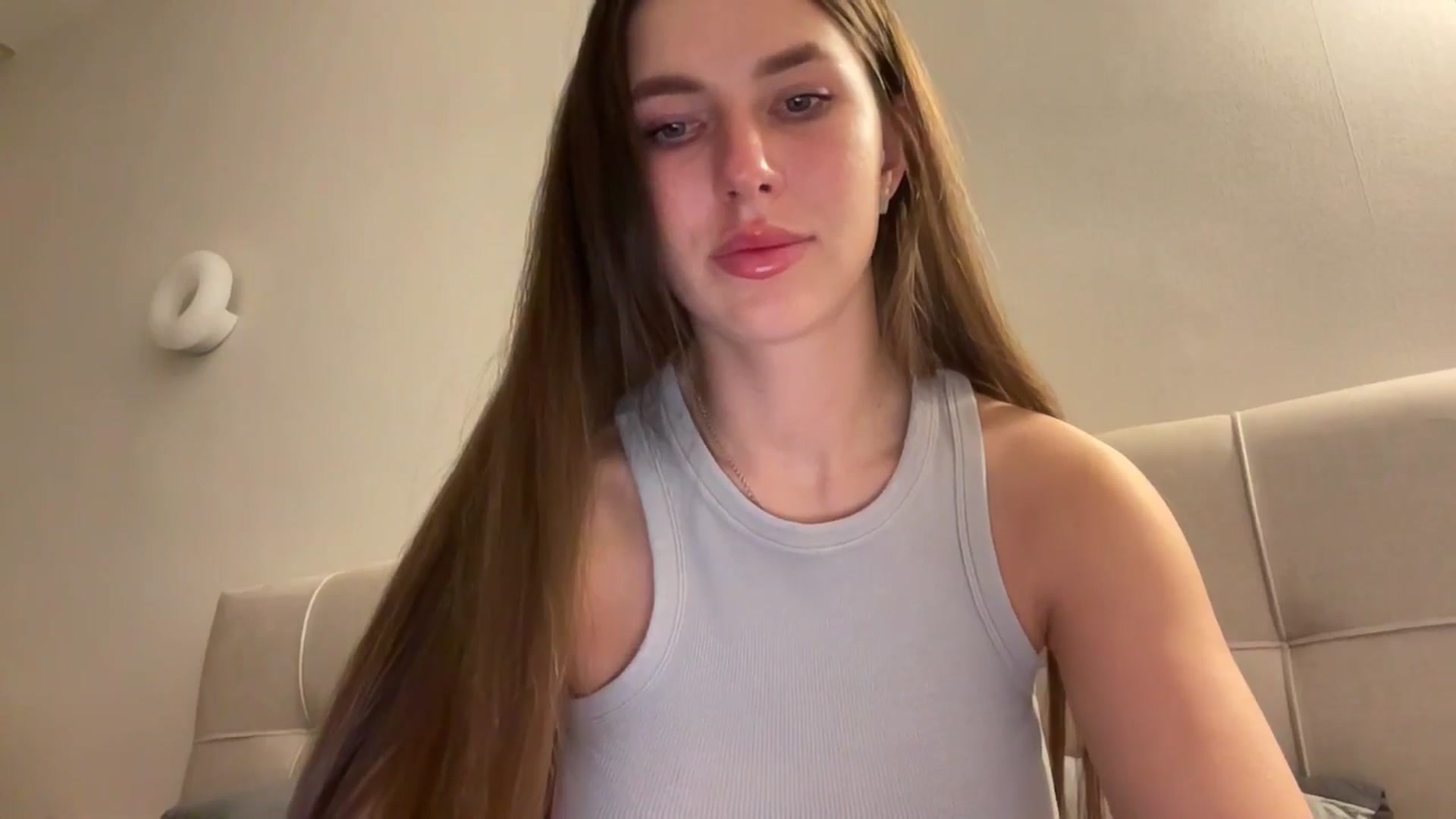 Gallery image thumbnail from kissfreeze's myfreecams stream on, 03/22/2026, 21:21 image 5 of 20