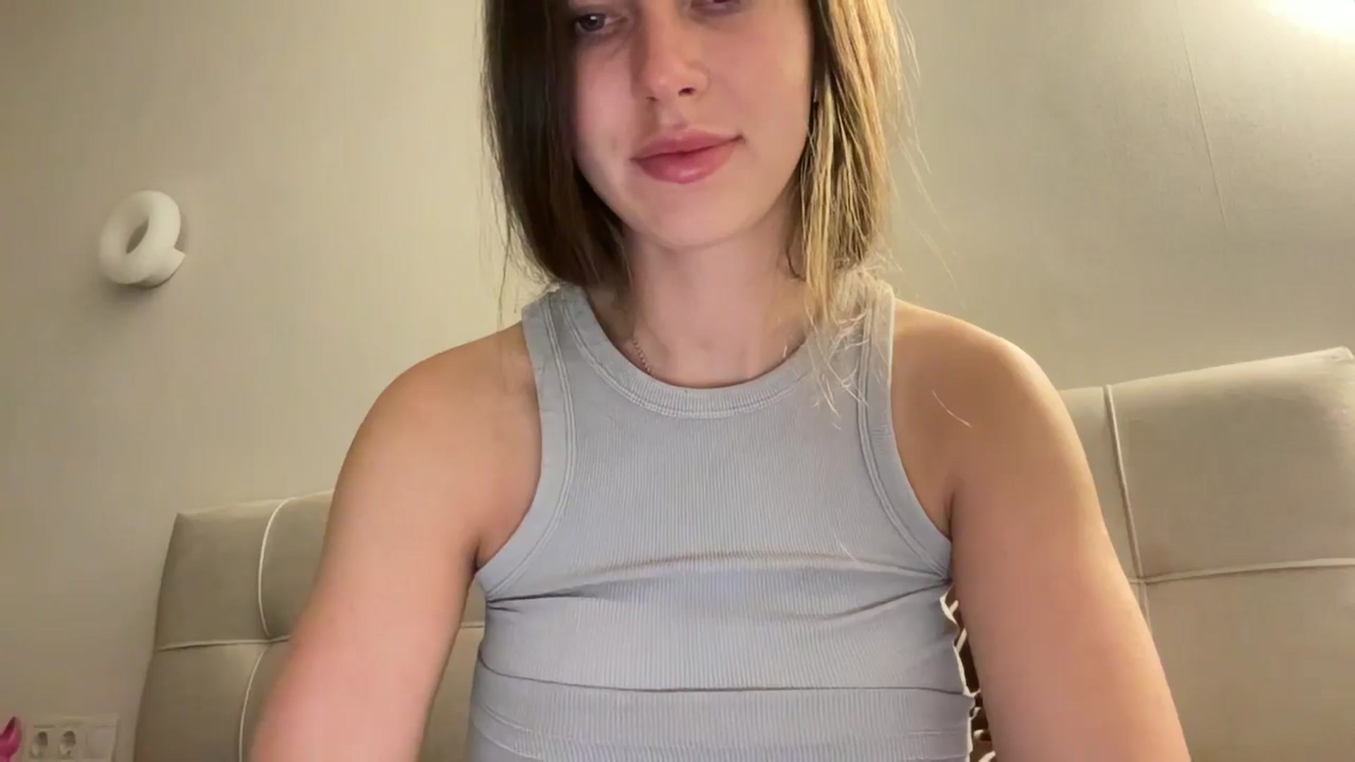 Gallery image thumbnail from kissfreeze's myfreecams stream on, 03/24/2026, 21:47 image 17 of 20