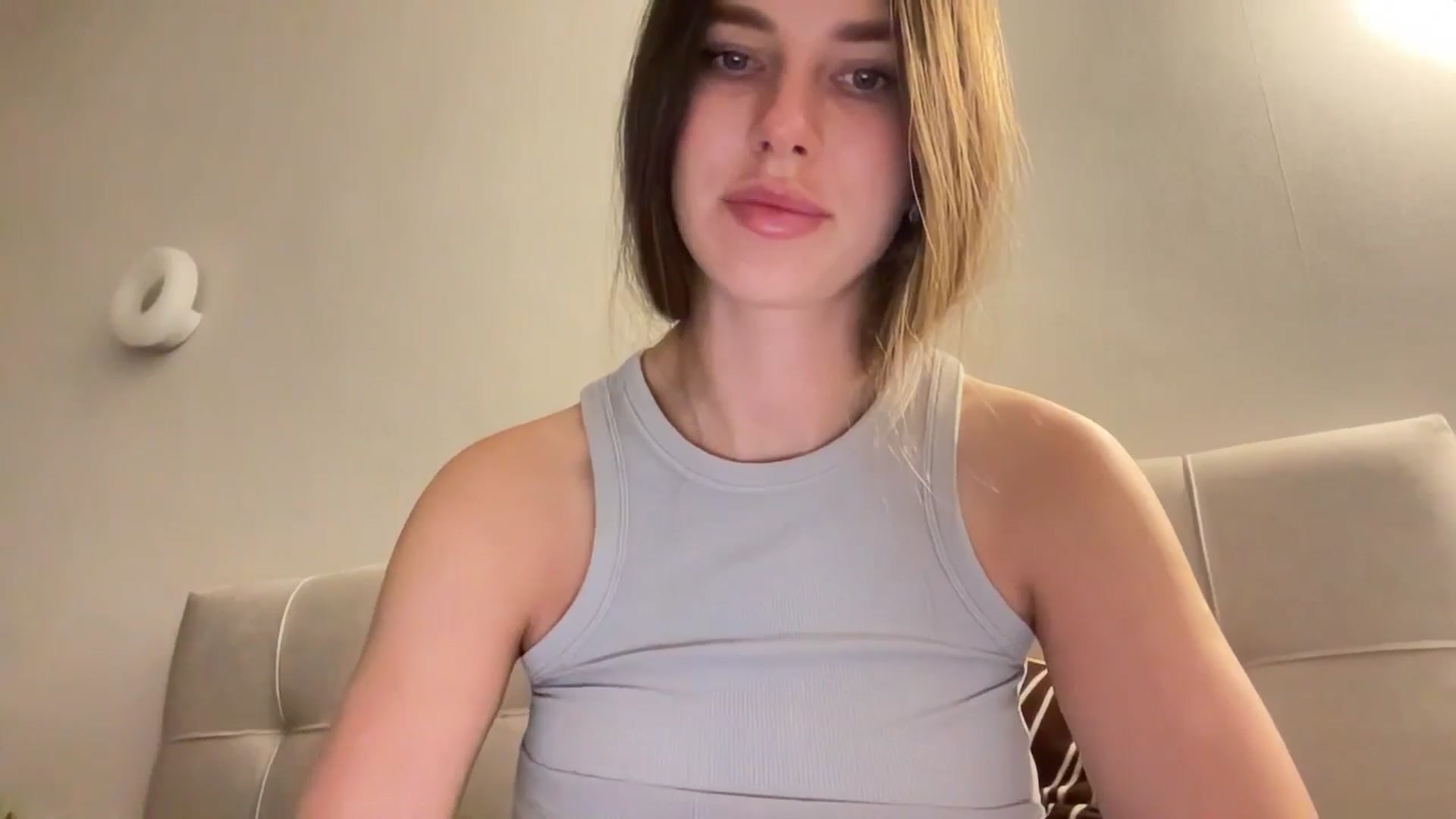 Gallery image thumbnail from kissfreeze's myfreecams stream on, 03/24/2026, 21:47 image 15 of 20