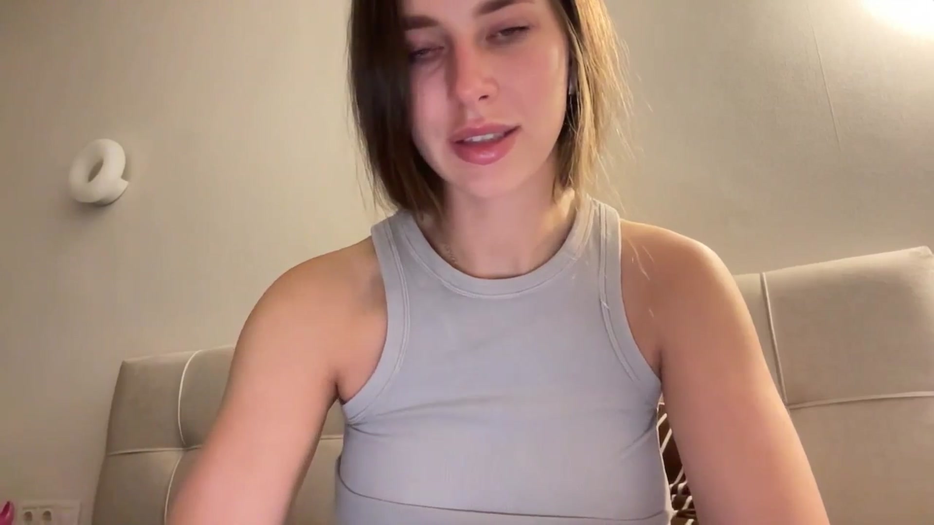 Gallery image thumbnail from kissfreeze's myfreecams stream on, 03/24/2026, 21:47 image 13 of 20