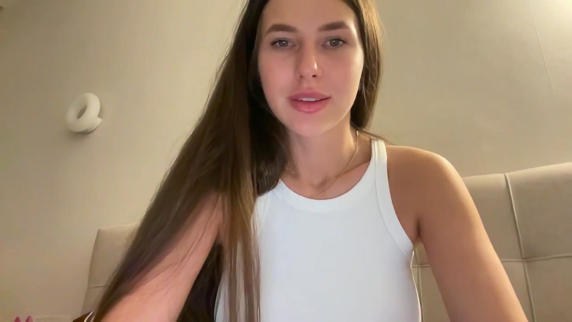 Gallery image thumbnail from kissfreeze's myfreecams stream on, 03/28/2026, 22:21 image 6 of 20