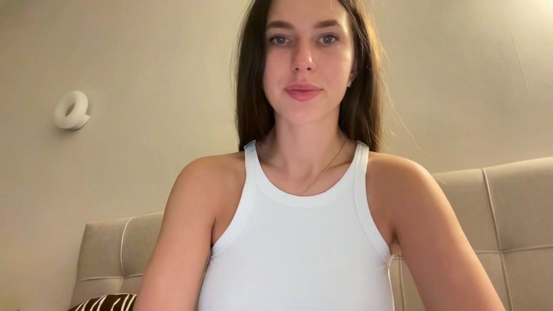 Gallery image thumbnail from kissfreeze's myfreecams stream on, 03/28/2026, 22:21 image 2 of 20