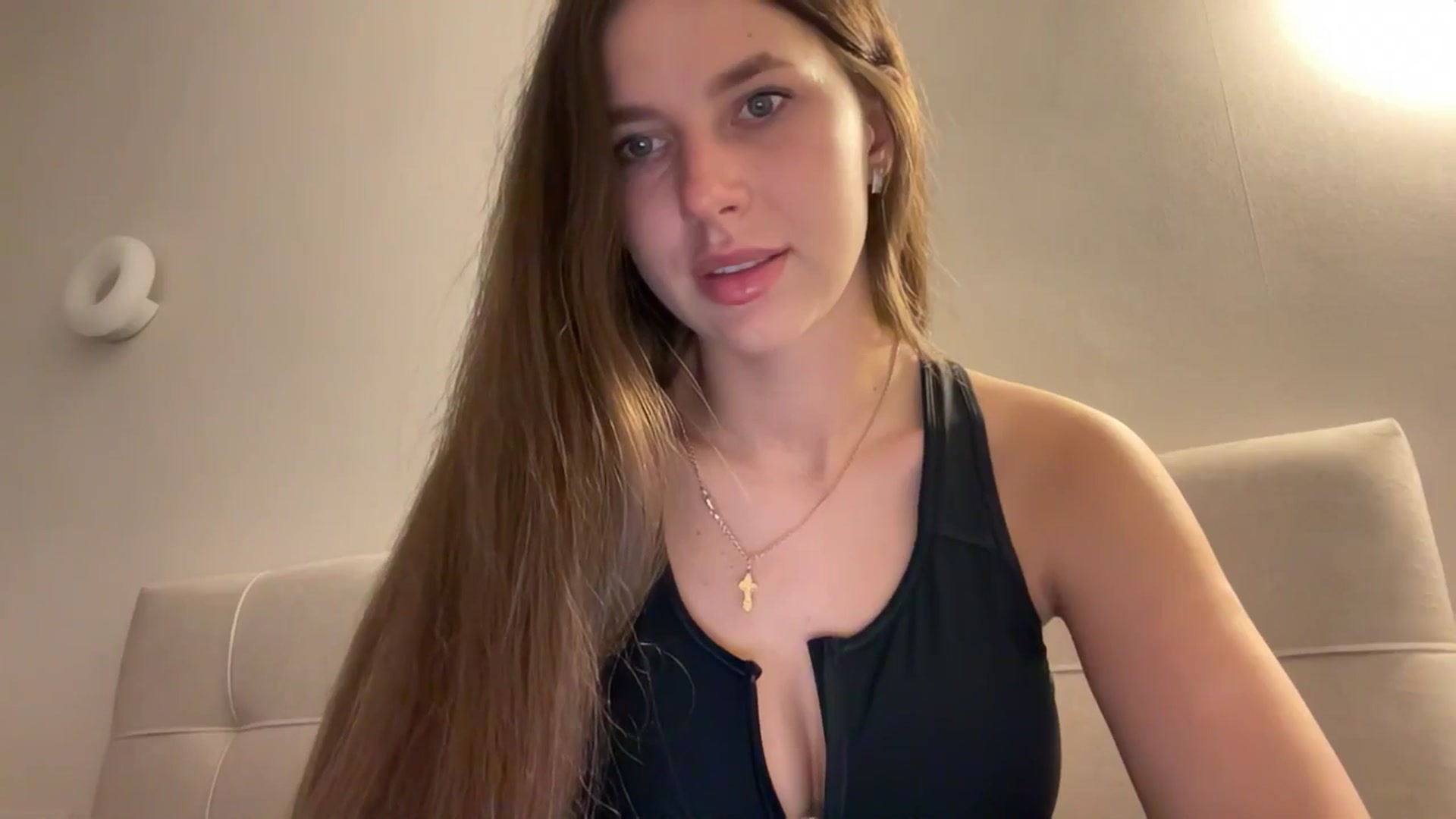 Gallery image thumbnail from kissfreeze's myfreecams stream on, 04/02/2026, 15:55 image 15 of 20