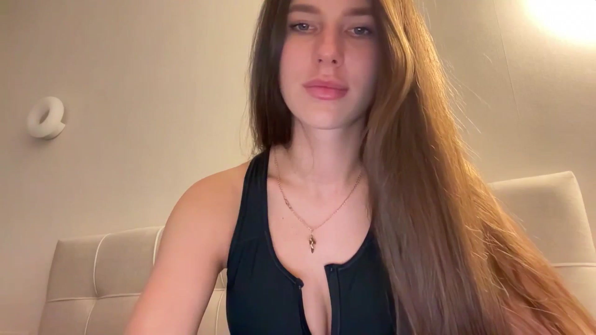 Gallery image thumbnail from kissfreeze's myfreecams stream on, 04/02/2026, 15:55 image 16 of 20