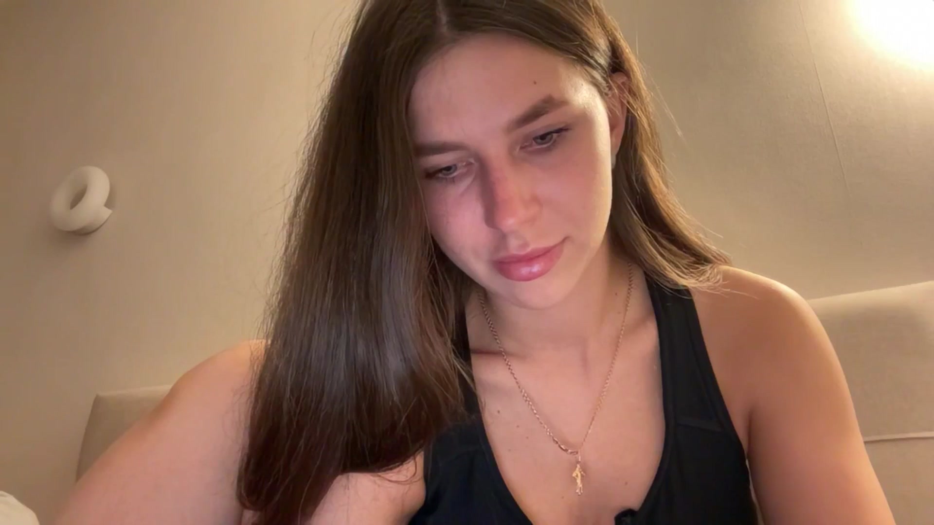 Gallery image thumbnail from kissfreeze's myfreecams stream on, 04/02/2026, 16:42 image 11 of 20