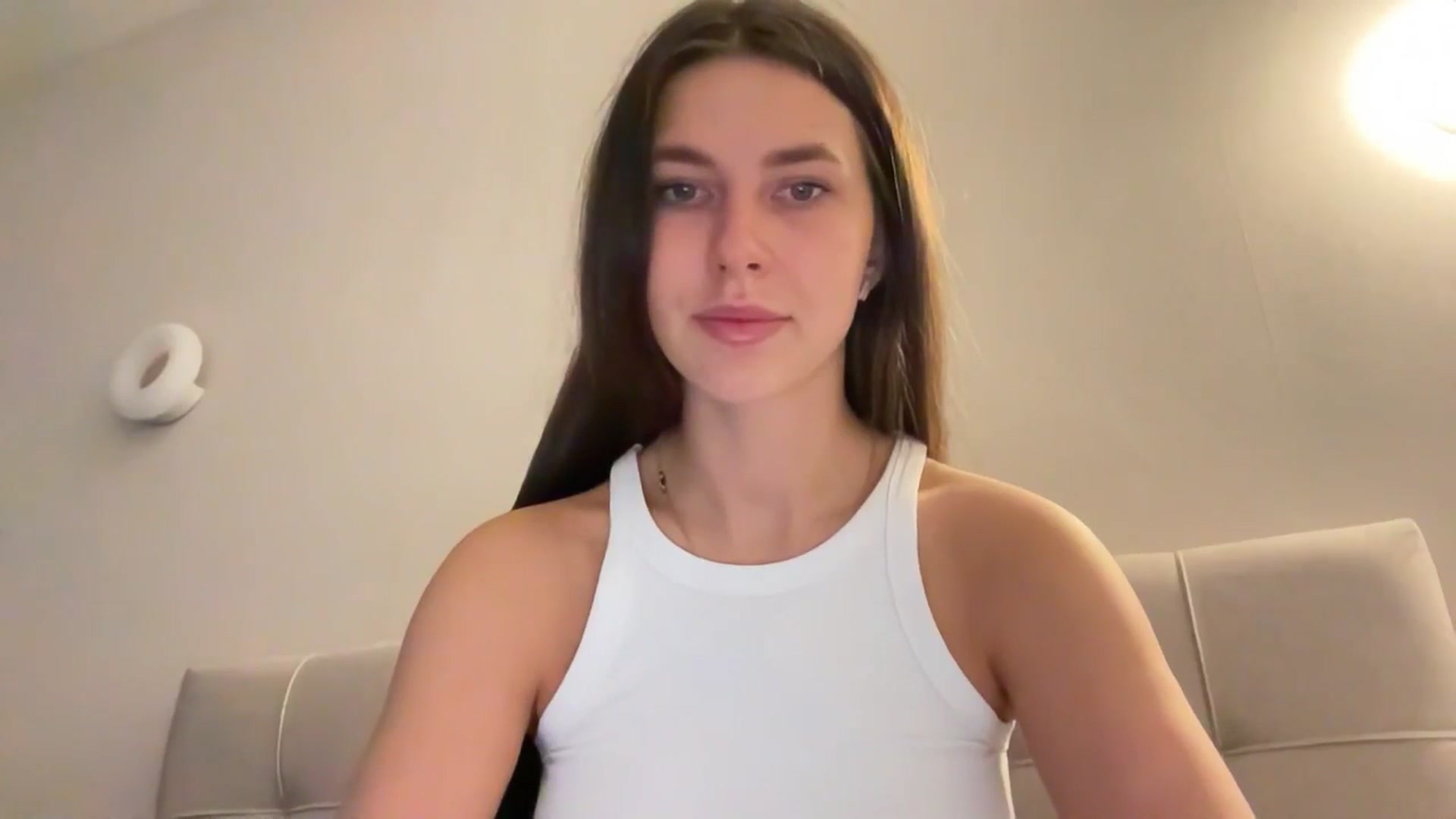 Gallery image thumbnail from kissfreeze's myfreecams stream on, 04/04/2026, 16:20 image 11 of 20