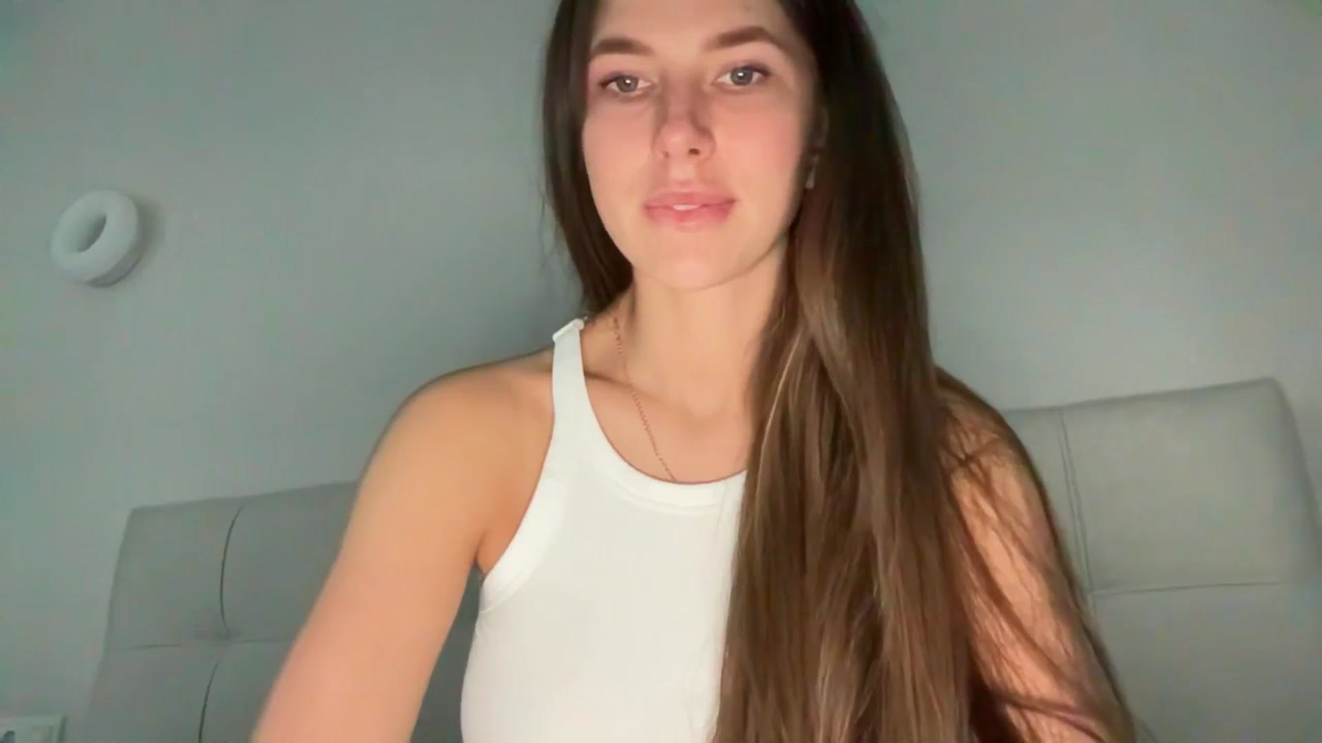 Gallery image thumbnail from kissfreeze's myfreecams stream on, 04/04/2026, 16:20 image 2 of 20