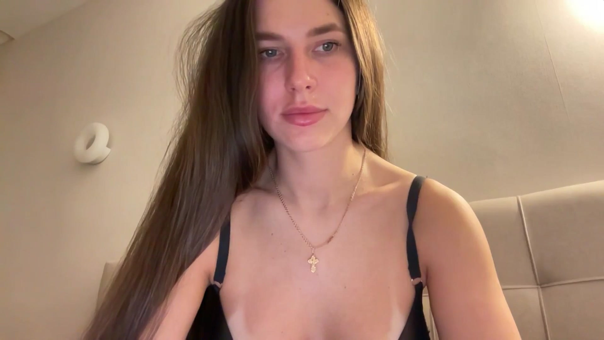 Gallery image thumbnail from kissfreeze's myfreecams stream on, 04/04/2026, 20:49 image 9 of 20