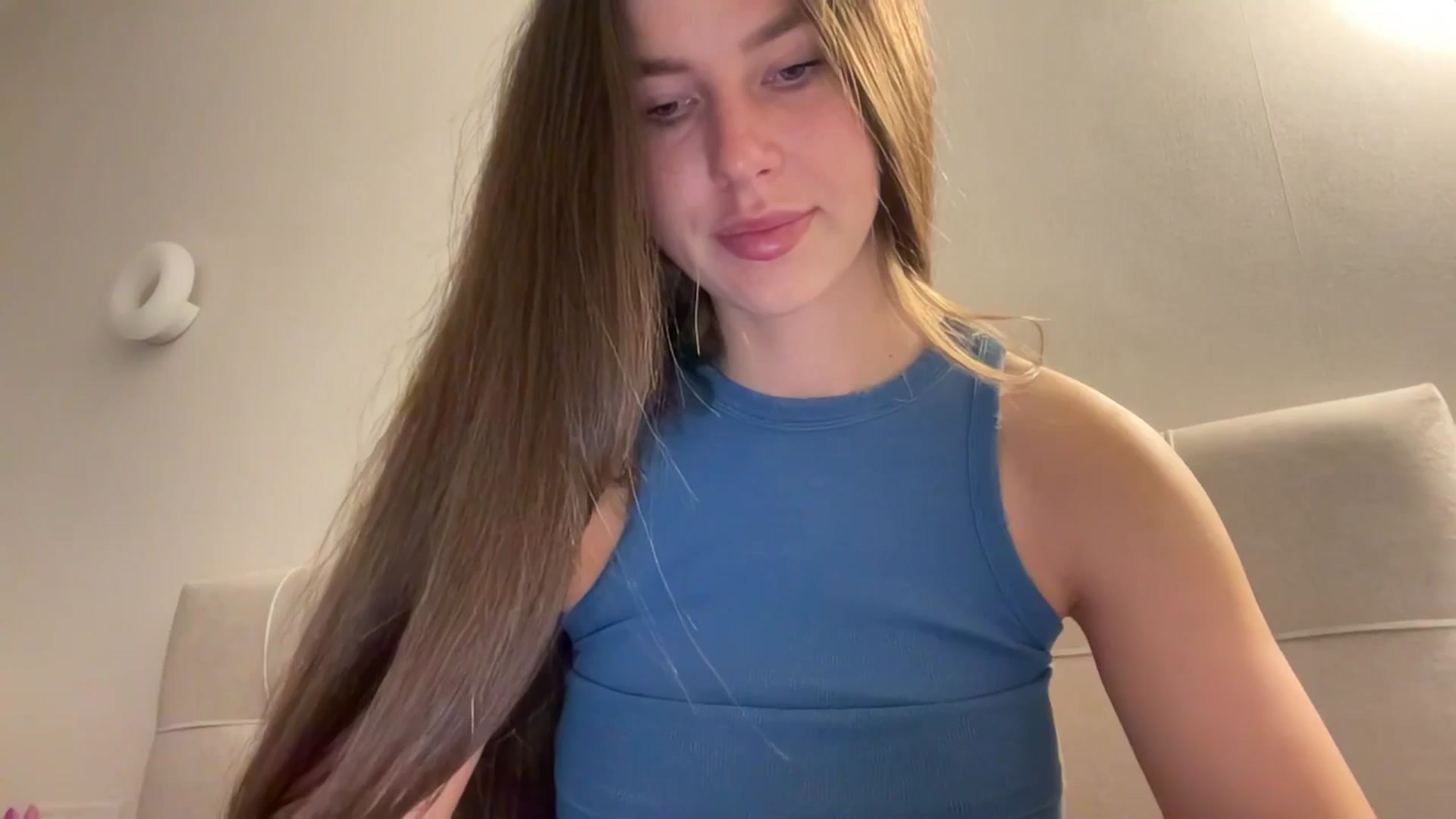 Gallery image thumbnail from kissfreeze's myfreecams stream on, 04/06/2026, 16:34 image 1 of 20