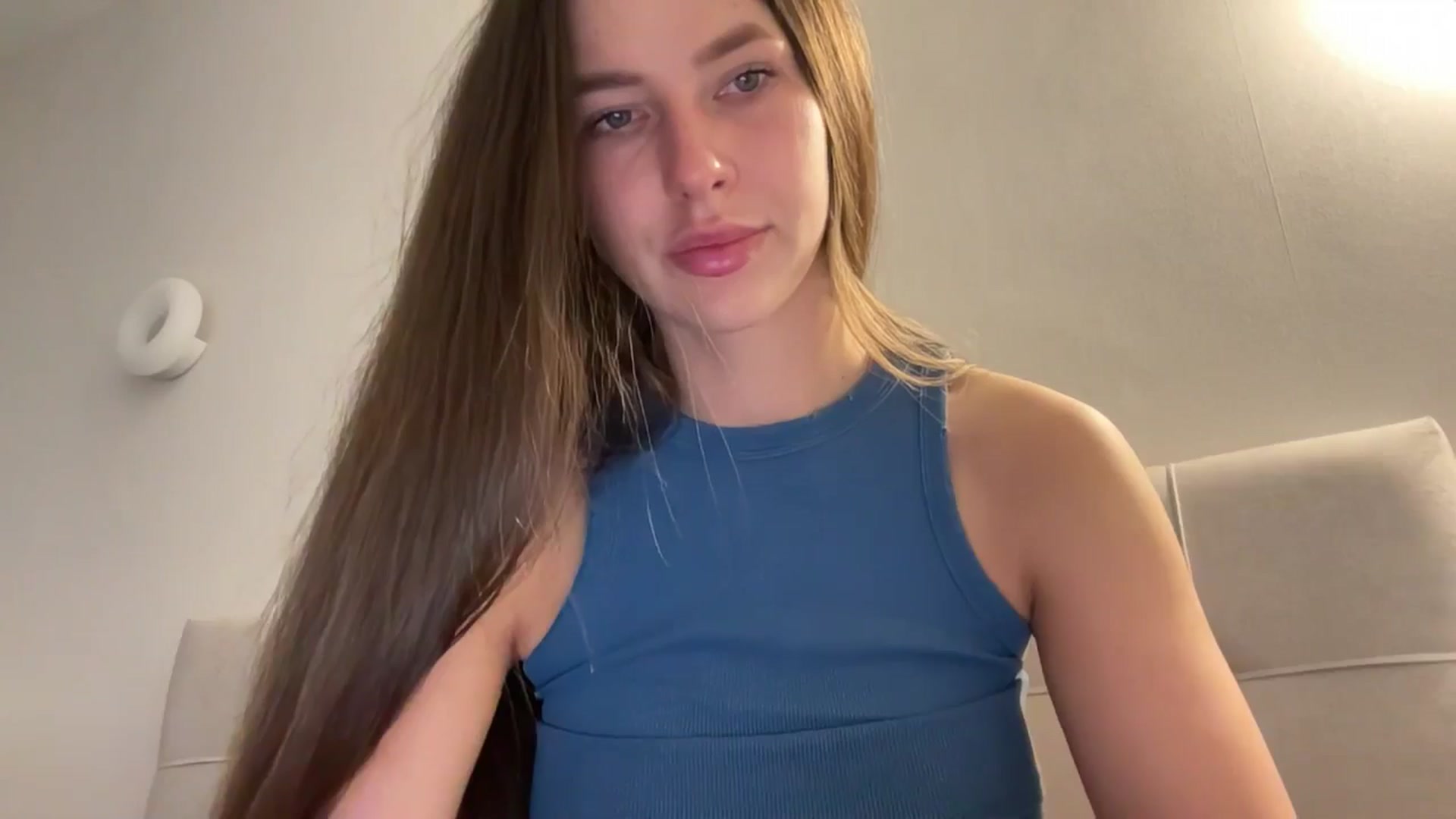 Gallery image thumbnail from kissfreeze's myfreecams stream on, 04/06/2026, 16:34 image 2 of 20