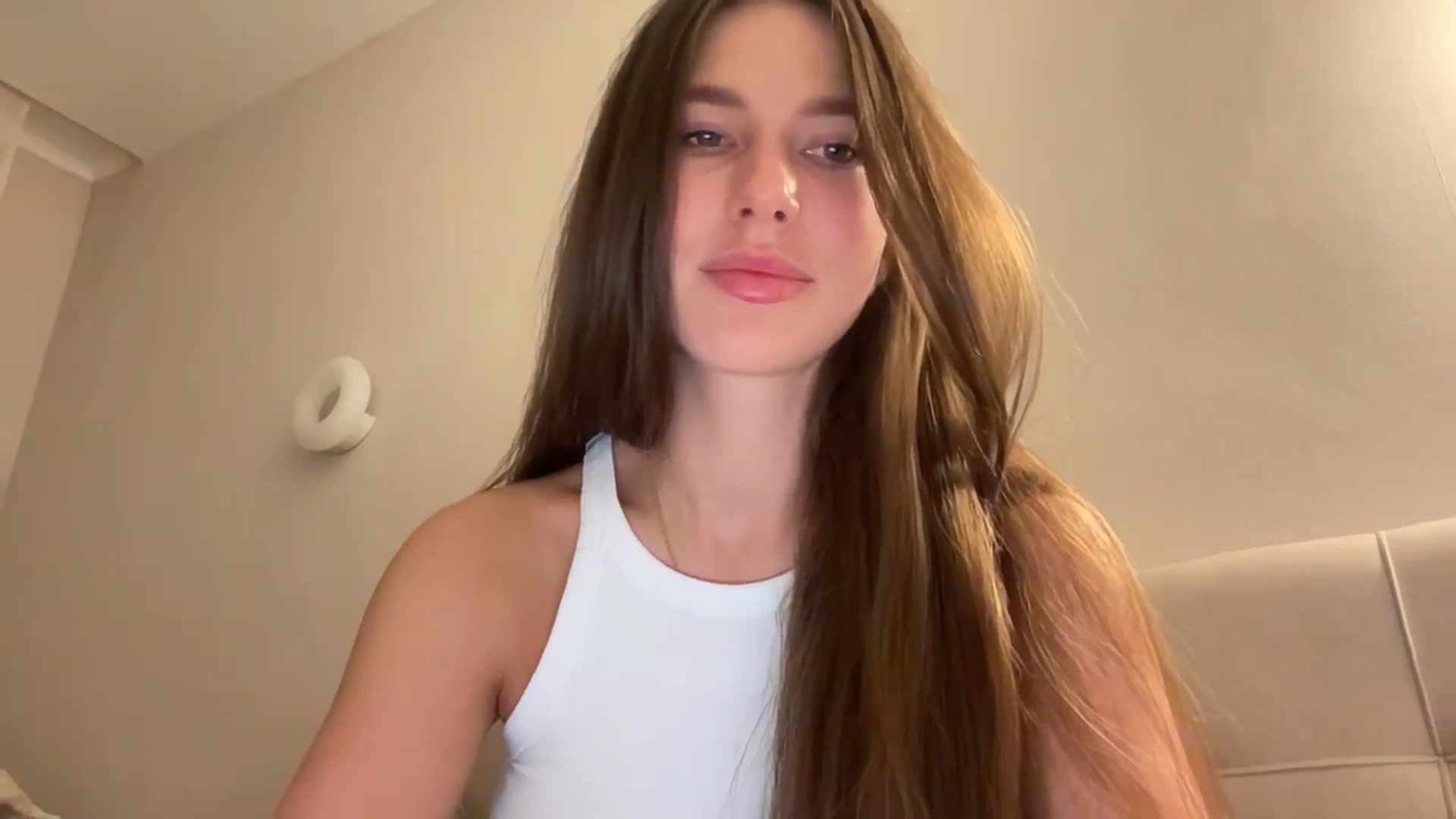 Gallery image thumbnail from kissfreeze's myfreecams stream on, 04/07/2026, 21:04 image 14 of 20