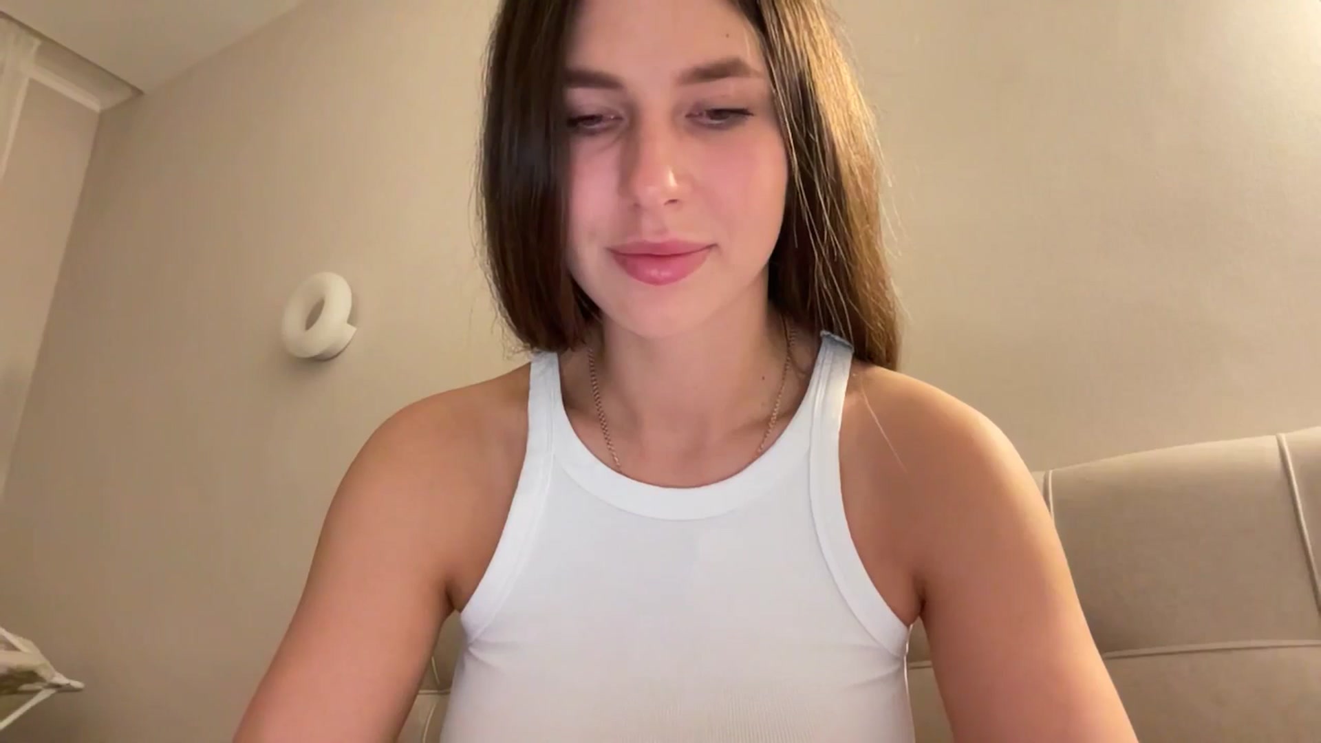 Gallery image thumbnail from kissfreeze's myfreecams stream on, 04/07/2026, 21:04 image 8 of 20