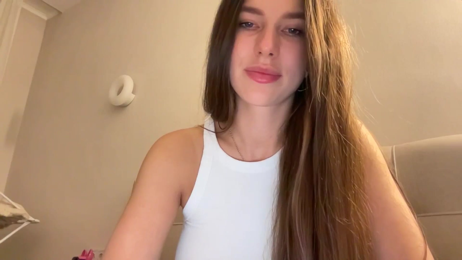 Gallery image thumbnail from kissfreeze's myfreecams stream on, 04/07/2026, 22:36 image 15 of 20