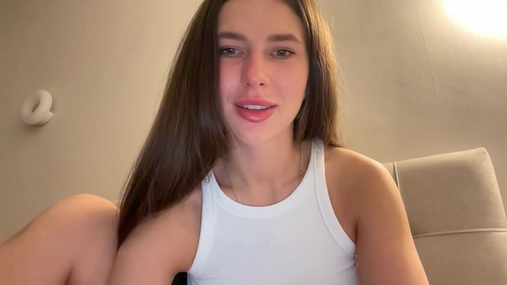 Gallery image thumbnail from kissfreeze's myfreecams stream on, 04/08/2026, 23:48 image 1 of 20