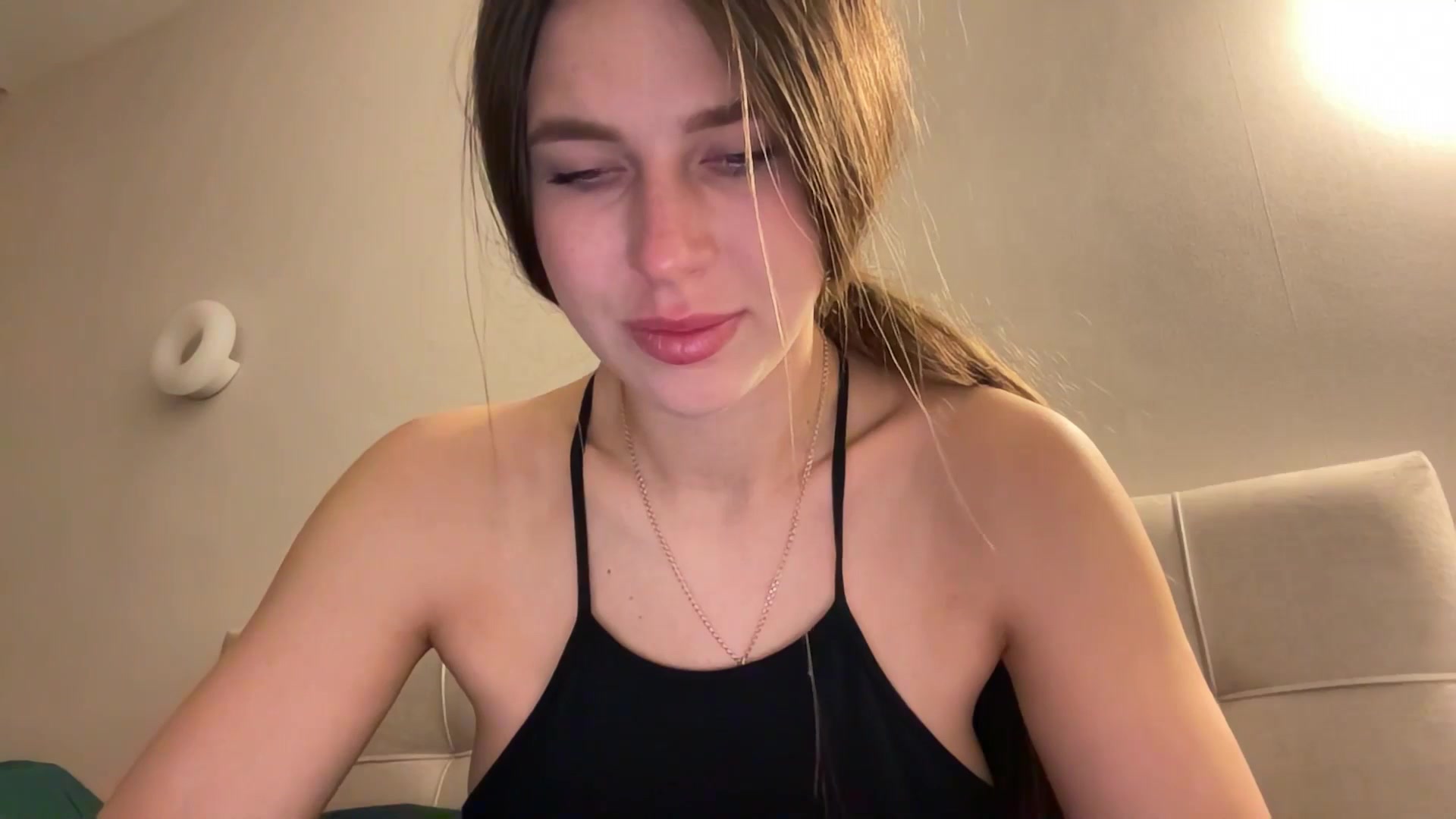 Gallery image thumbnail from kissfreeze's myfreecams stream on, 04/10/2026, 22:42 image 8 of 20