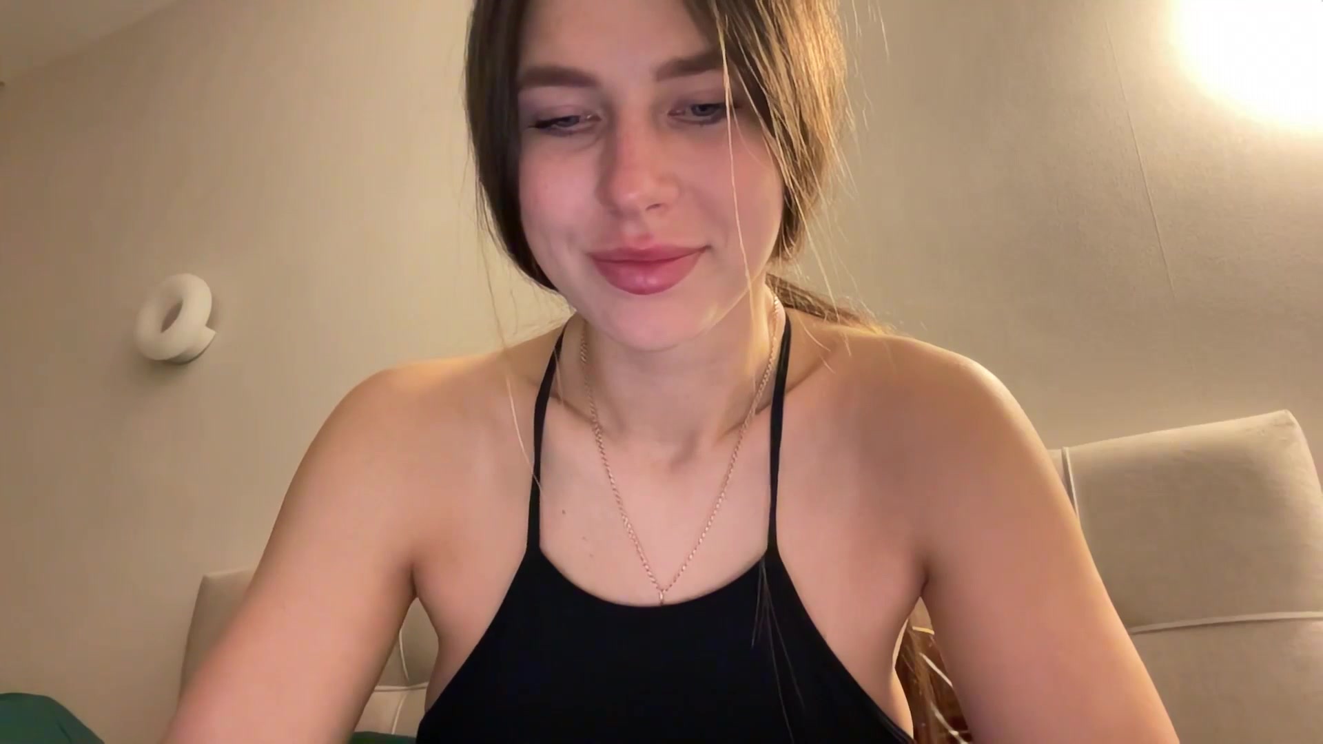 Gallery image thumbnail from kissfreeze's myfreecams stream on, 04/10/2026, 22:42 image 14 of 20