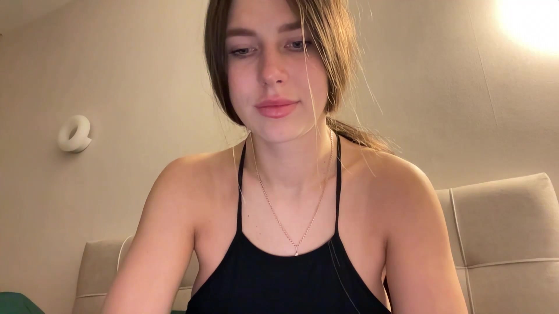 Gallery image thumbnail from kissfreeze's myfreecams stream on, 04/10/2026, 22:42 image 16 of 20