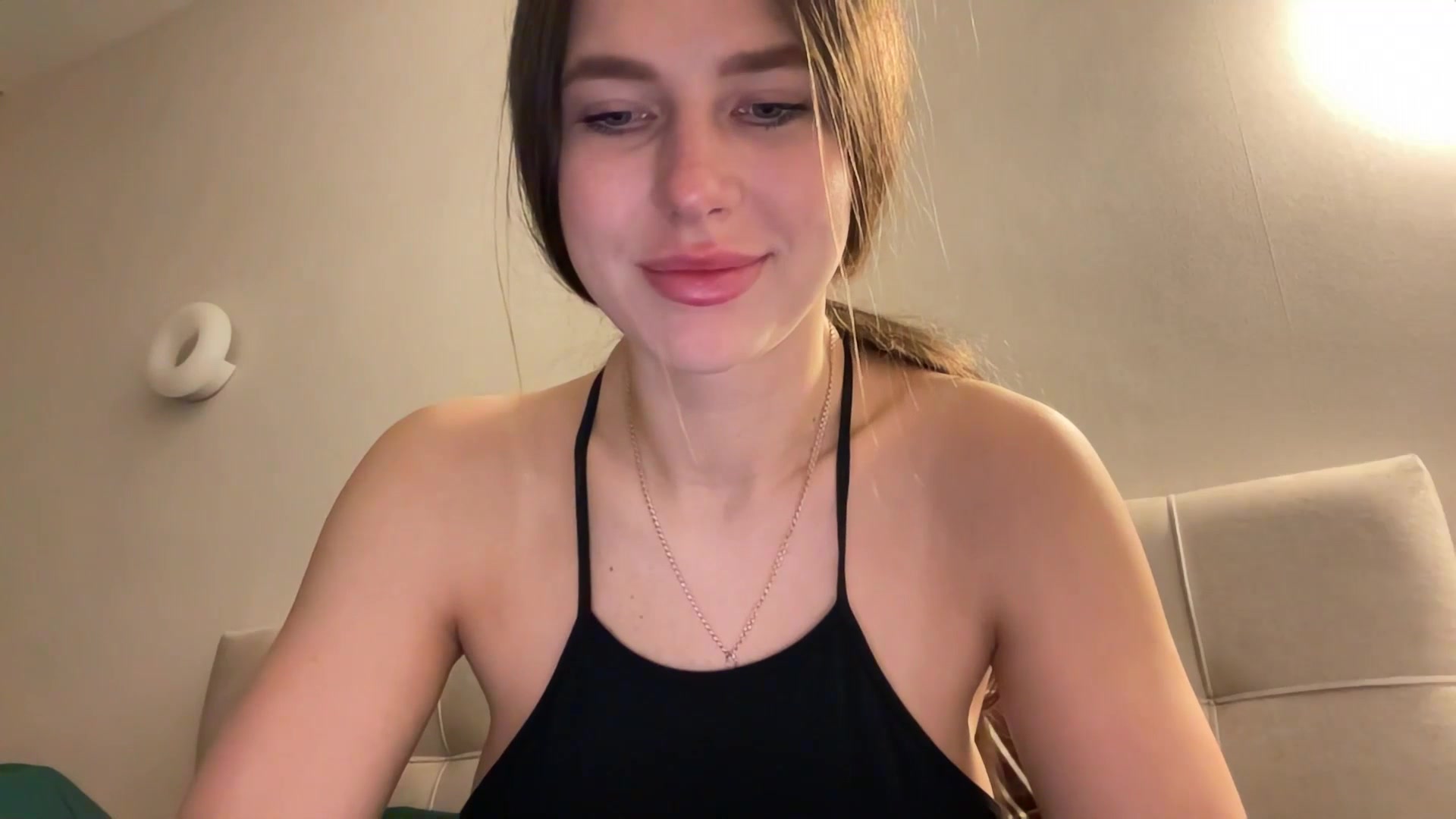 Gallery image thumbnail from kissfreeze's myfreecams stream on, 04/10/2026, 22:42 image 9 of 20