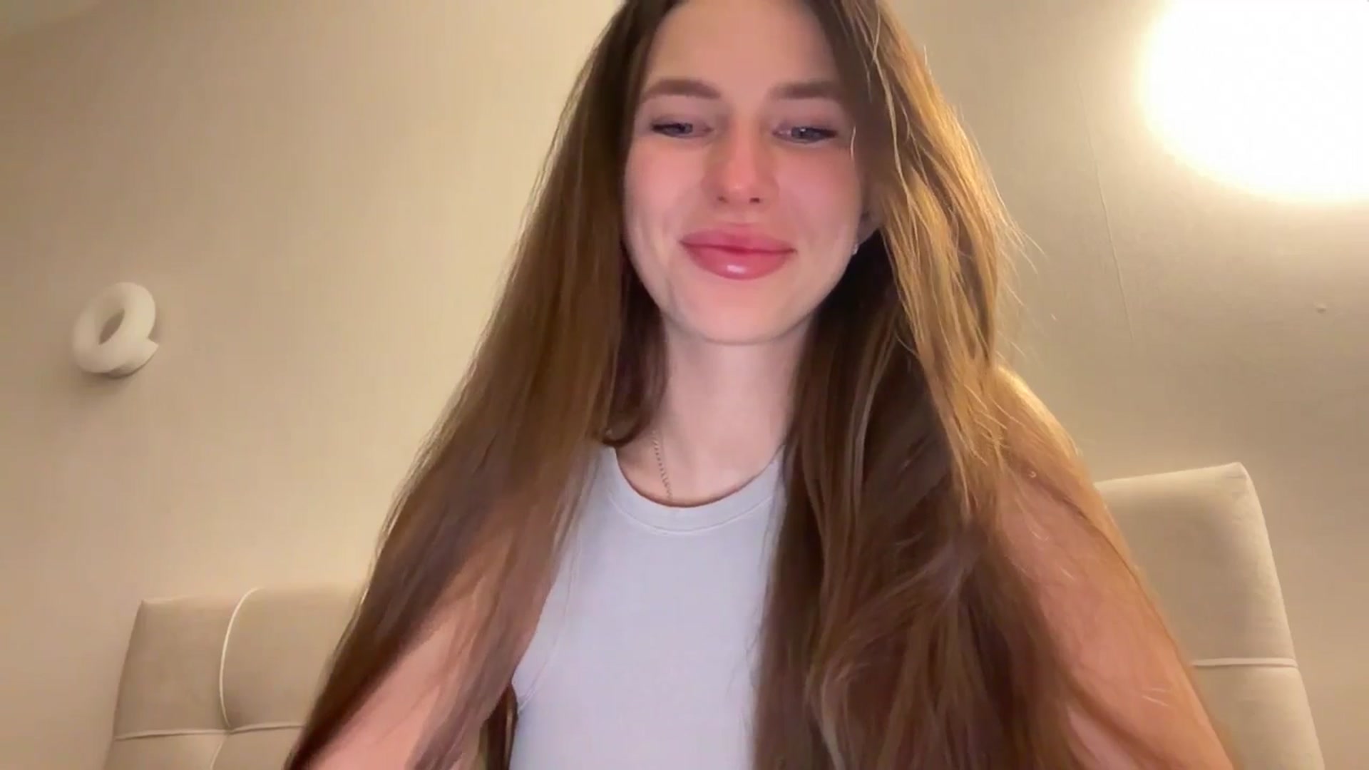 Gallery image thumbnail from kissfreeze's myfreecams stream on, 04/11/2026, 21:36 image 5 of 20