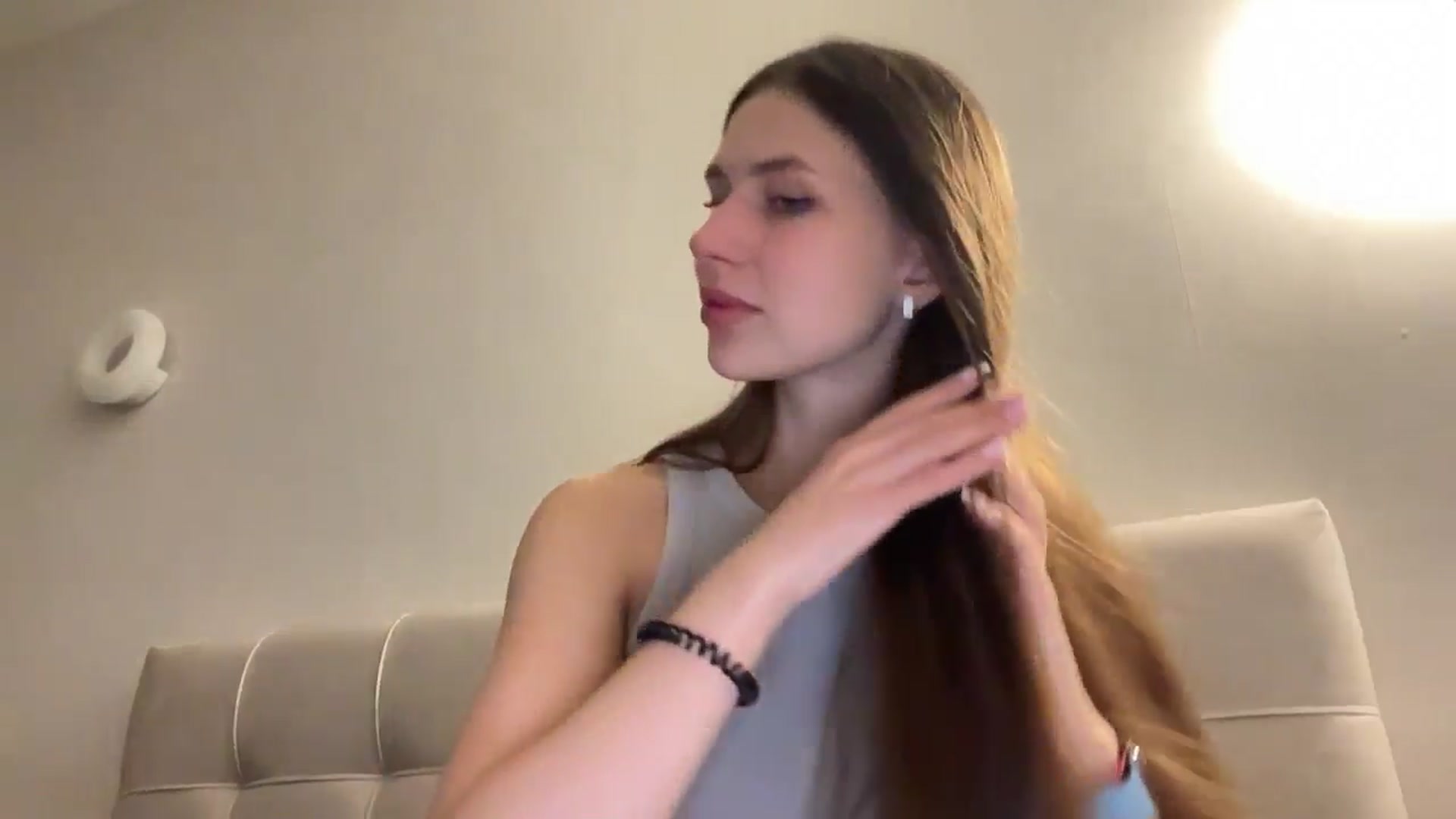 Gallery image thumbnail from kissfreeze's myfreecams stream on, 04/11/2026, 21:36 image 7 of 20