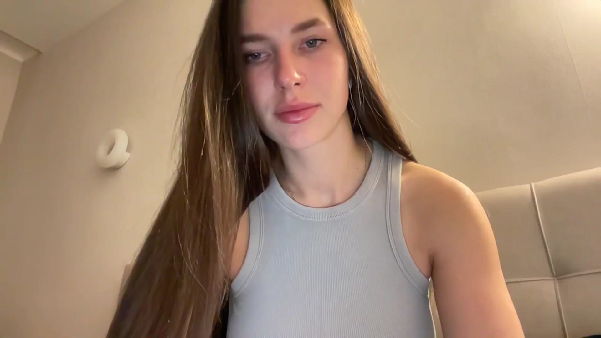 Gallery image thumbnail from kissfreeze's myfreecams stream on, 04/13/2026, 21:22 image 9 of 20