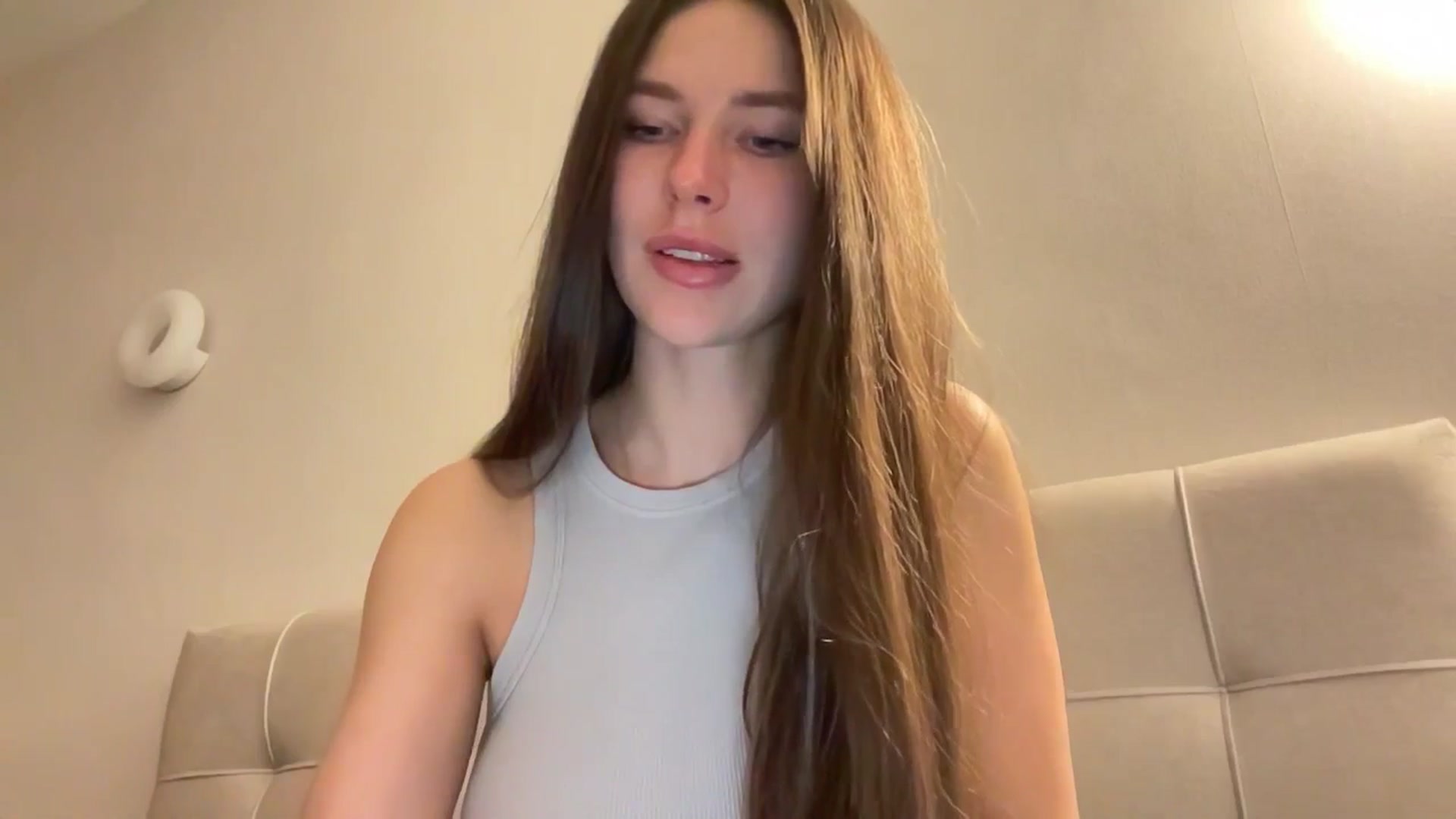 Gallery image thumbnail from kissfreeze's myfreecams stream on, 04/13/2026, 21:22 image 4 of 20