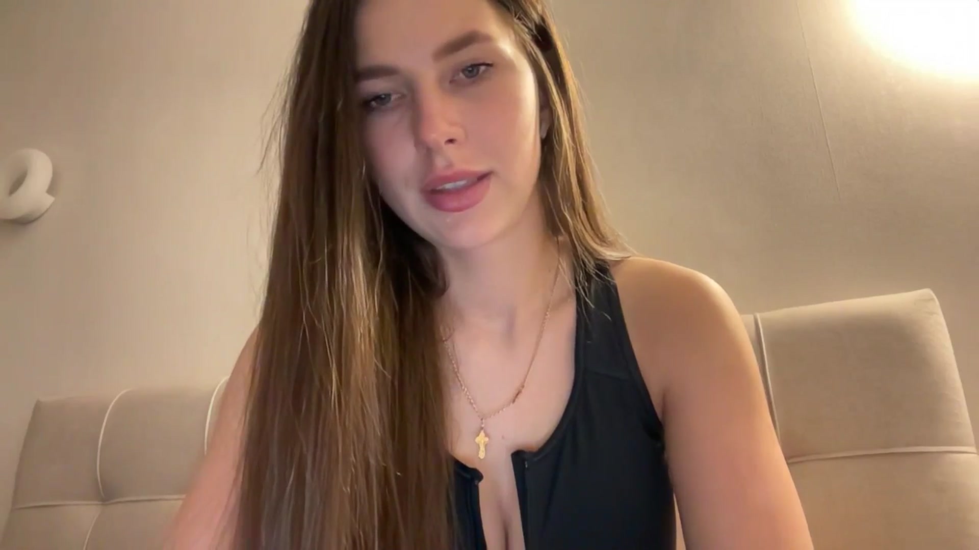 Gallery image thumbnail from kissfreeze's myfreecams stream on, 04/14/2026, 16:43 image 19 of 20