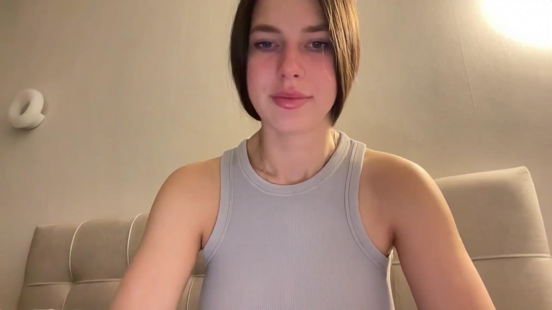 Gallery image thumbnail from kissfreeze's myfreecams stream on, 04/14/2026, 21:08 image 5 of 20