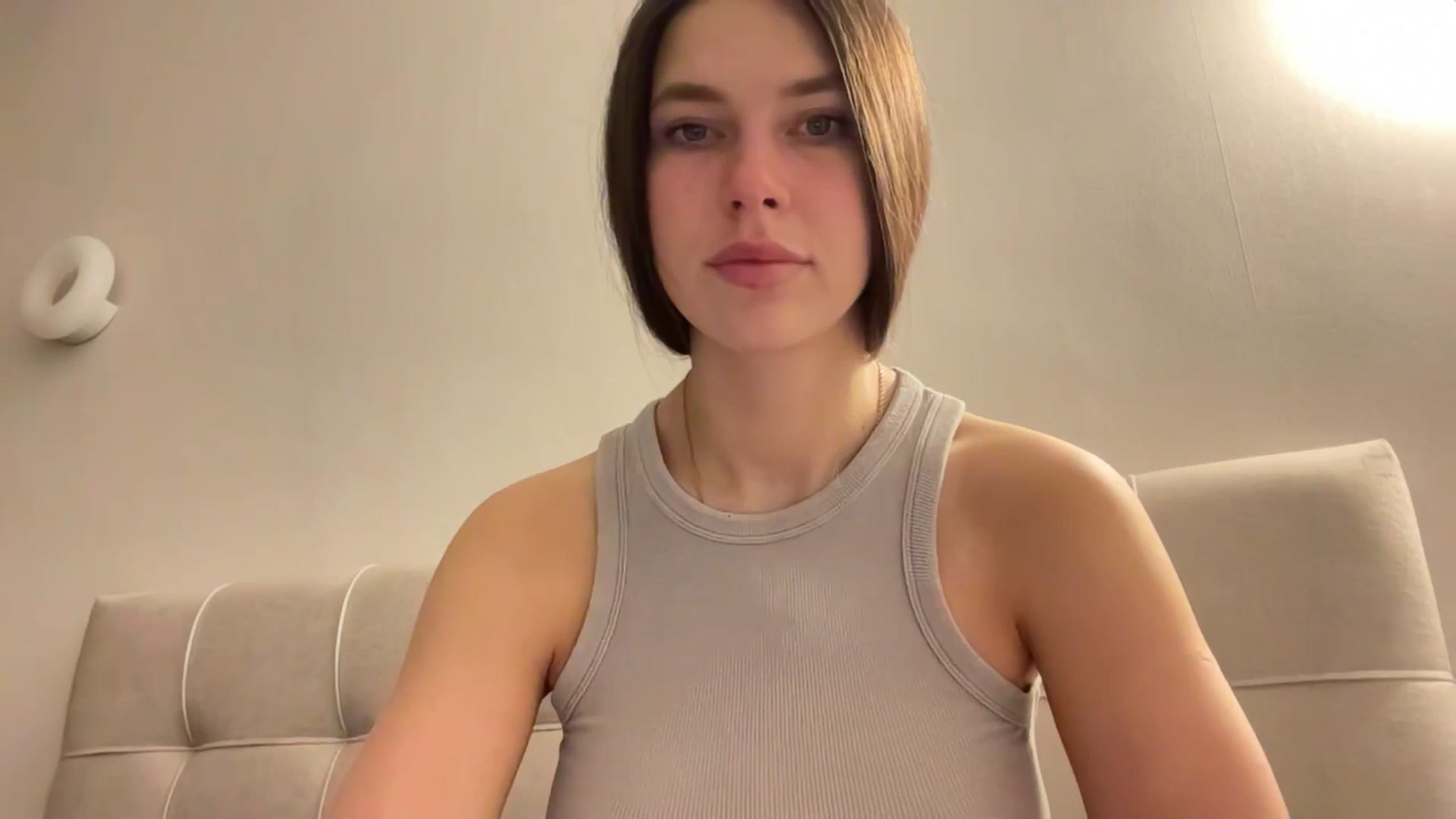Gallery image thumbnail from kissfreeze's myfreecams stream on, 04/14/2026, 21:08 image 8 of 20