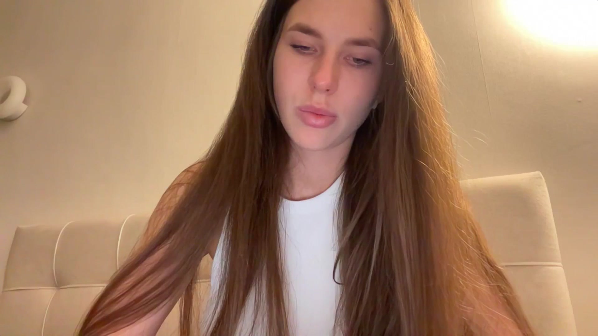 Gallery image thumbnail from kissfreeze's myfreecams stream on, 04/17/2026, 15:42 image 16 of 20